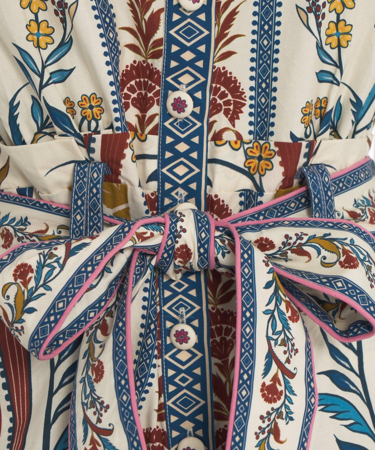 Short jumpsuit with puff sleeves Product Image