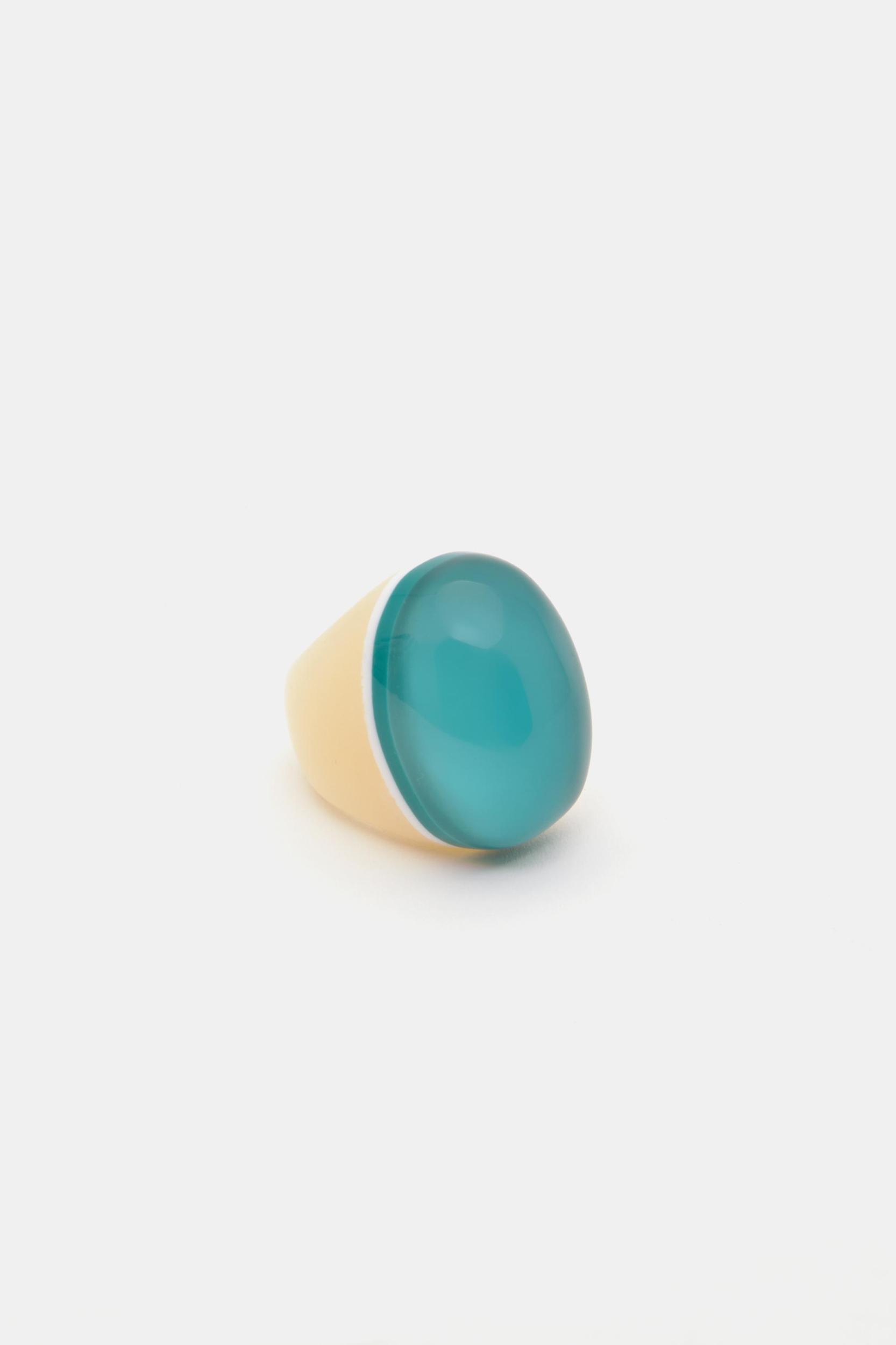 Oval resin ring Product Image