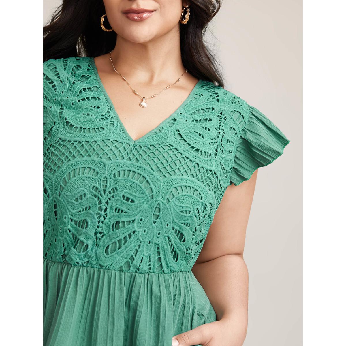 Plus Size Lace Cut-Out Flutter Sleeve Midi Dress Emerald Women Timeless Woven ribbon&lace trim V-neck Cap Sleeve Curvy BloomChic 14-16/1X Product Image