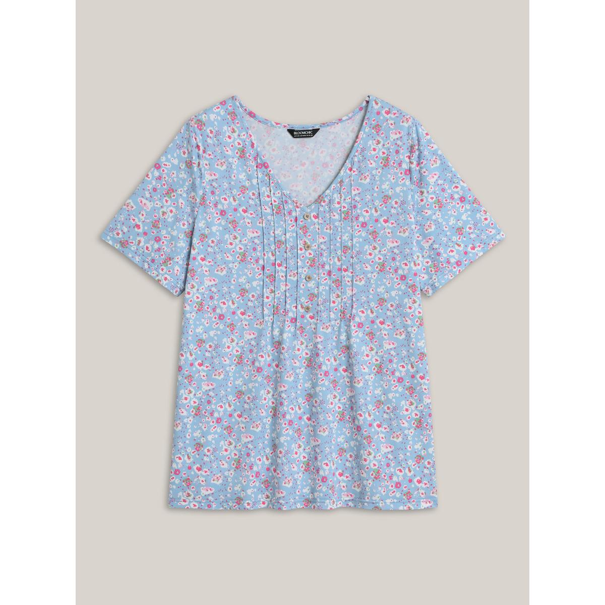 Plus Size Floral Print Plicated Detail T-Shirt LightBlue Women Leisure Tucked seam Natural Flowers V-neck Casual T-shirts BloomChic 18-20/2X Product Image