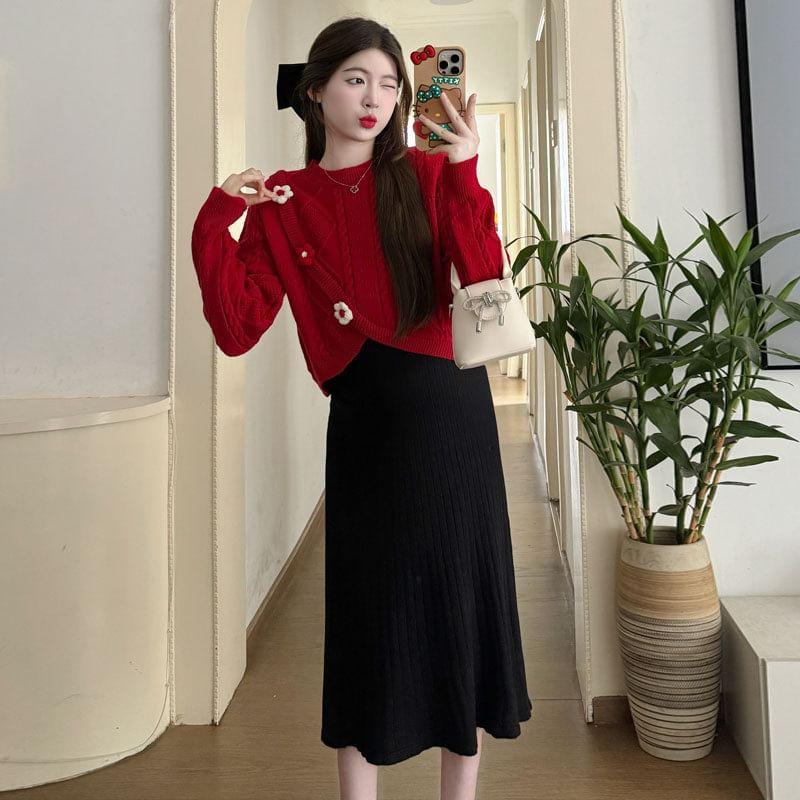 Maternity Long-Sleeve Crew Neck Asymmetrical Floral Accent Cable Knit Crop Top / Sleeveless Square Neck Plain Midi A-Line Dress Product Image