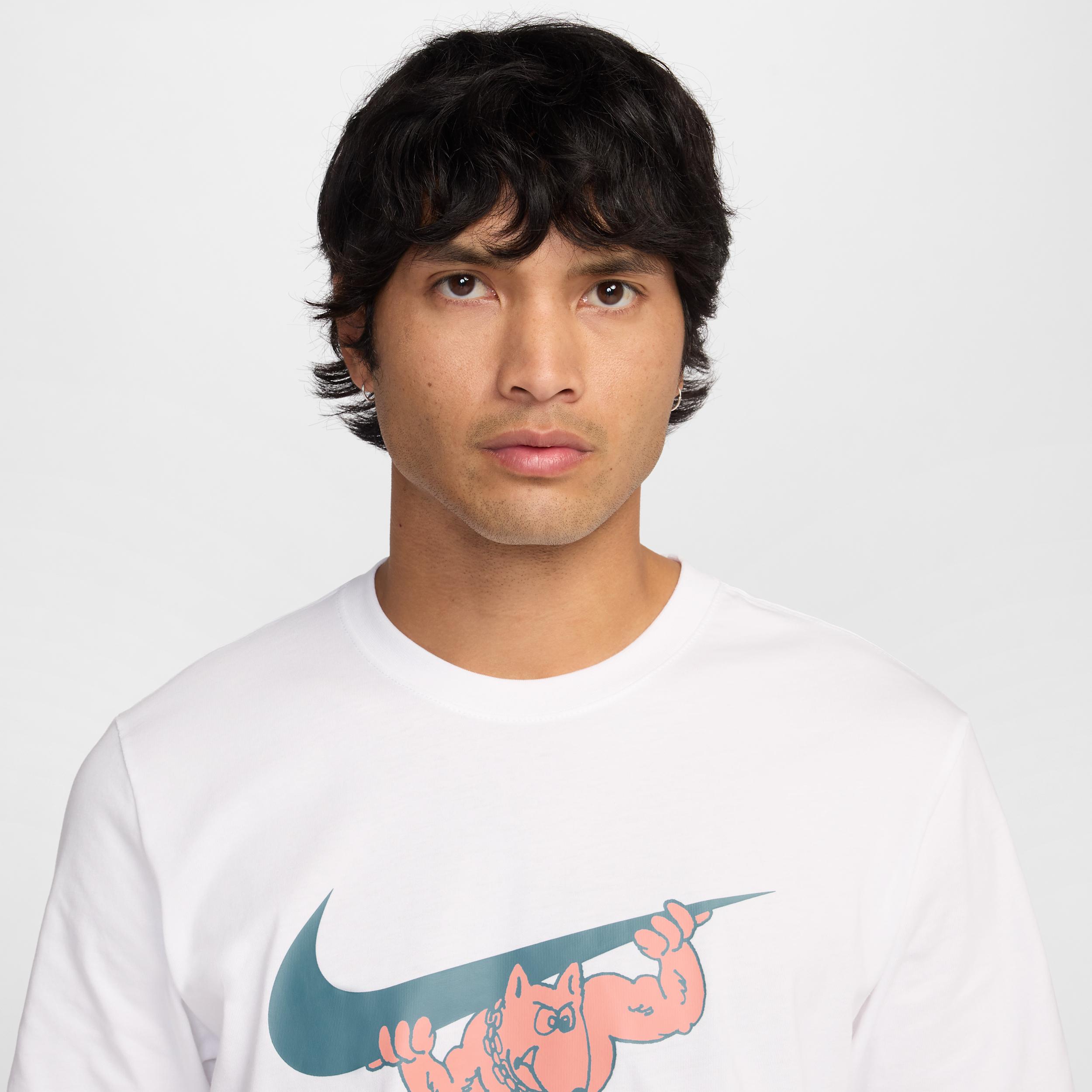 Nike Men's Fitness T-Shirt Product Image
