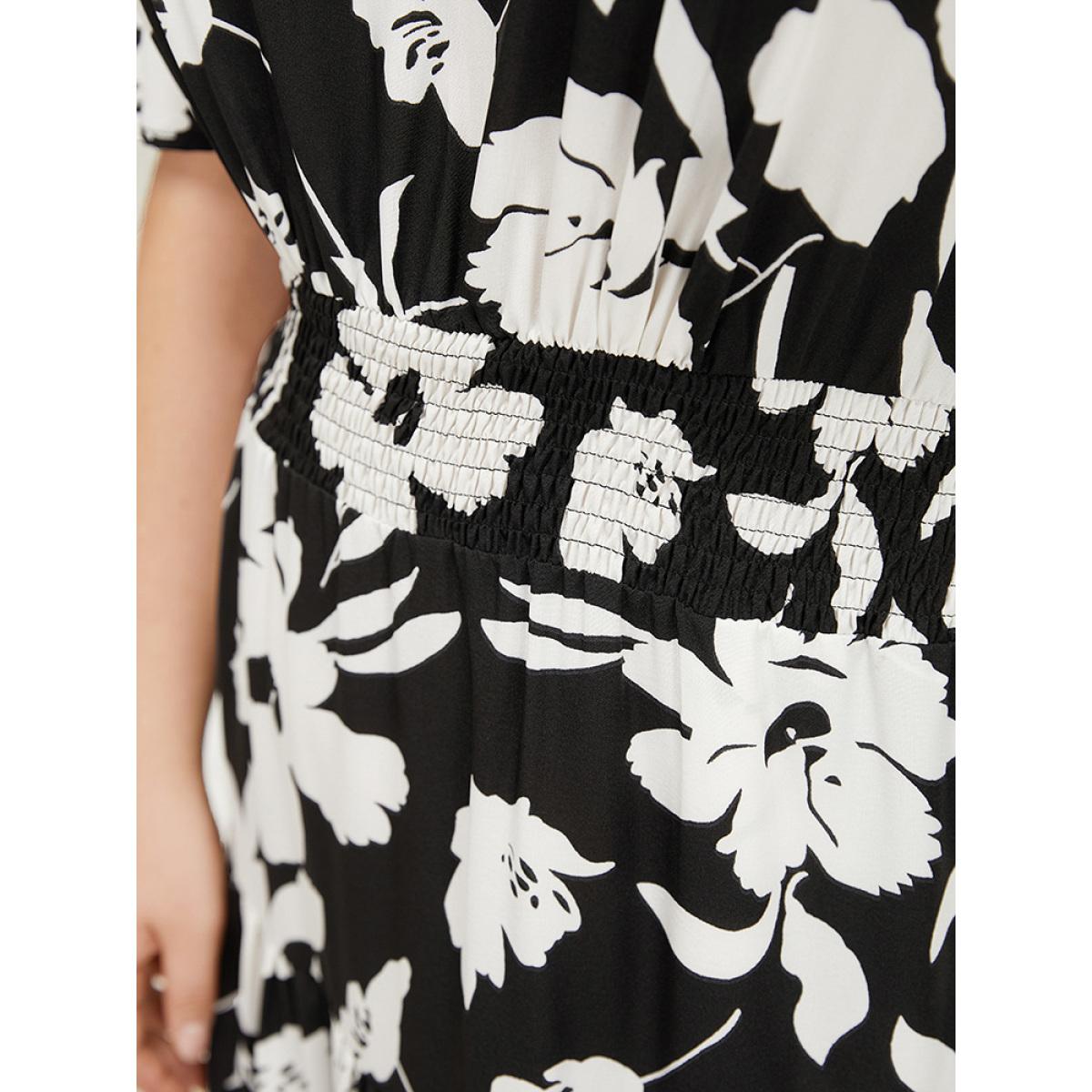 Plus Size Floral Ruffle Pocket V Neck Shirred Dress BlackFlower Women Elegant Shirred V-neck Short sleeve Curvy Midi Dress BloomChic 26/4X Product Image