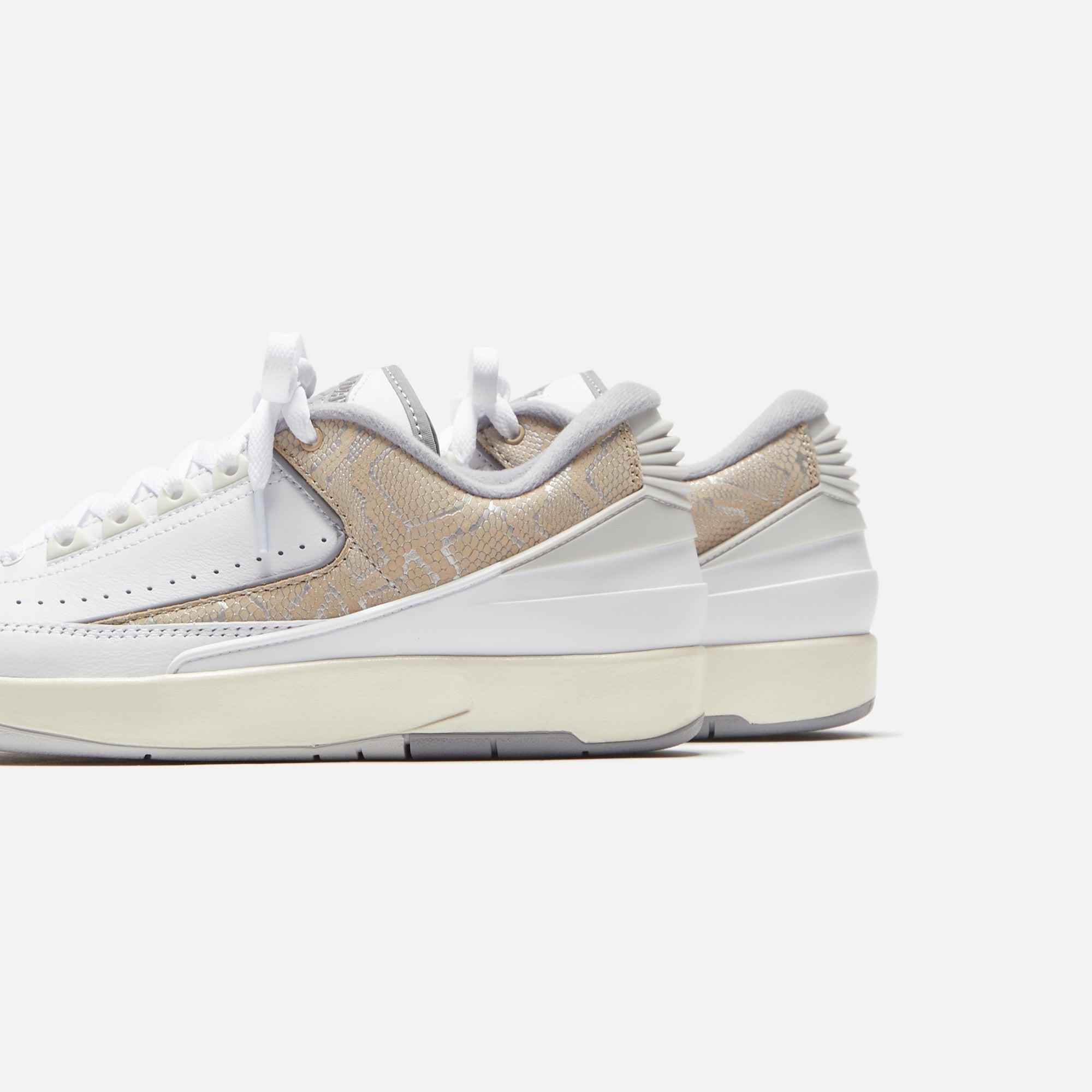 Jordan Air Jordan 2 Retro Low - White / Cement Grey / Sanddrift / Neutral Grey / Sail Male Product Image