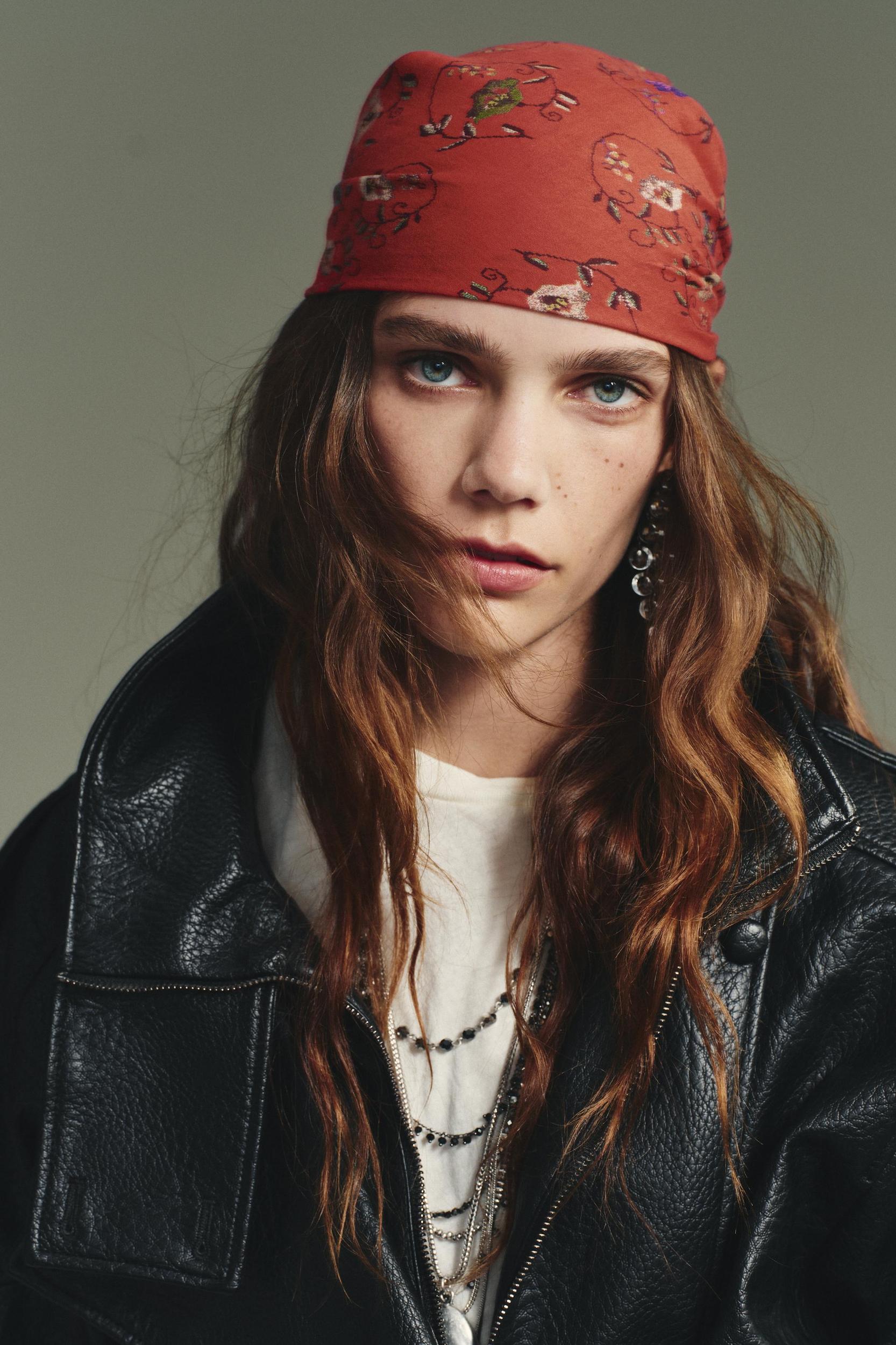 EMBROIDERED PRINTED SCARF Product Image