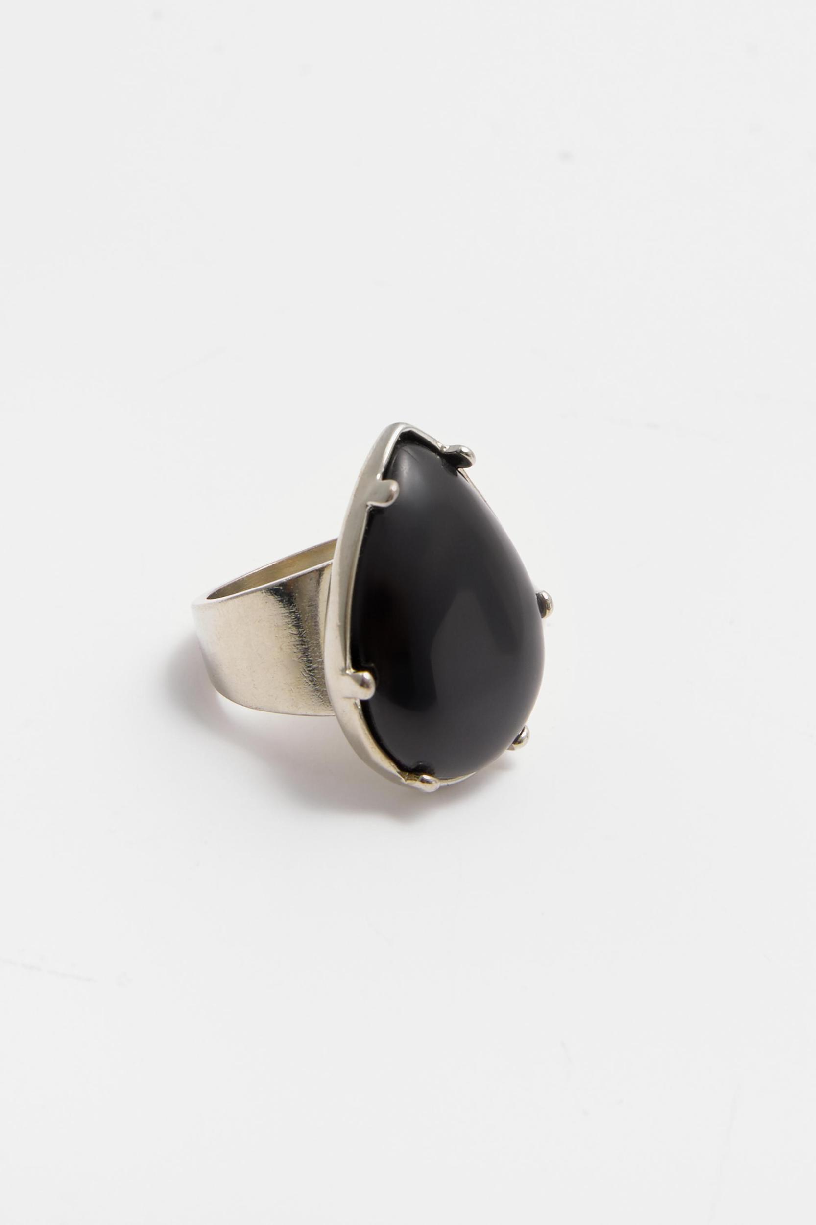 Teardrop ring Product Image