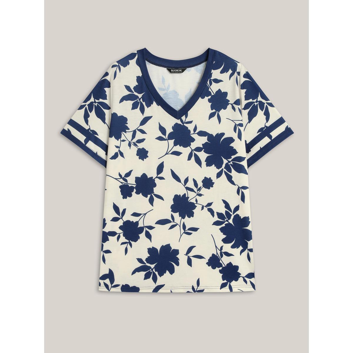Plus Size Silhouette Floral Print Contrast Hem T-Shirt Apricot Women Casual Contrast Natural Flowers V-neck Everyday T-shirts BloomChic 18-20/2X Product Image