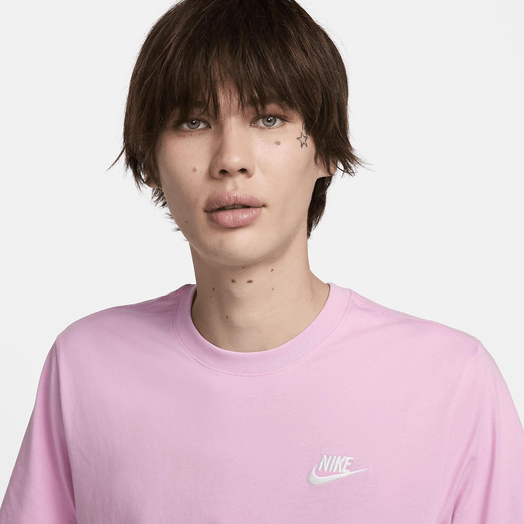 Nike Sportswear Club Men's T-Shirt Product Image