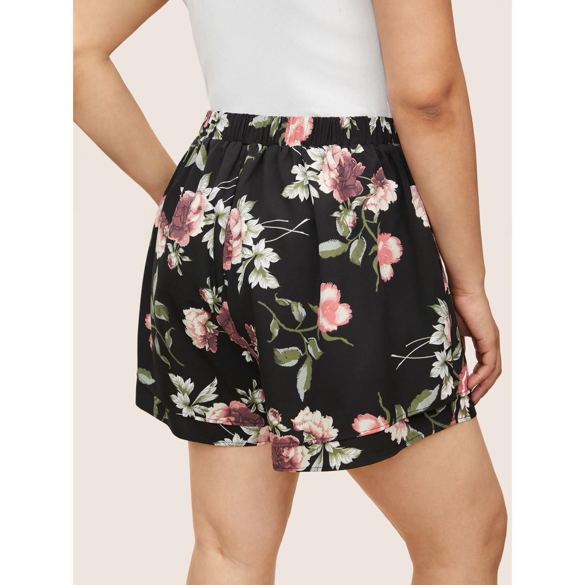 Plus Size Floral Elastic Waist Tiered Hem Shorts Women BlackFlower Elegant Tiered Everyday Shorts BloomChic 26/4X Product Image