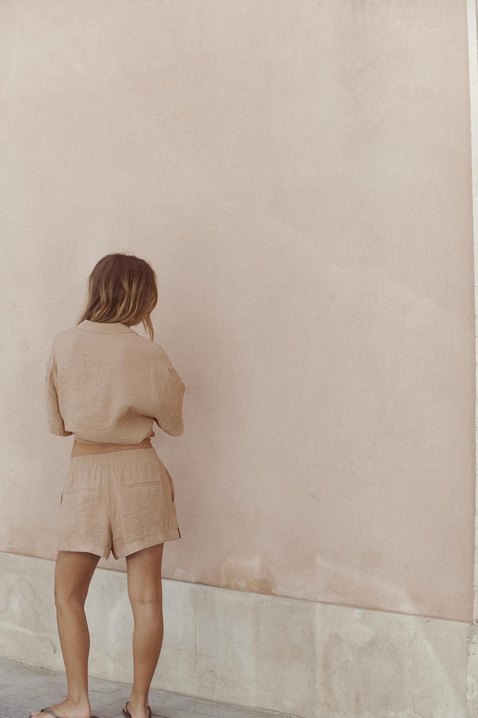 FLOWY MINI SHORTS Product Image