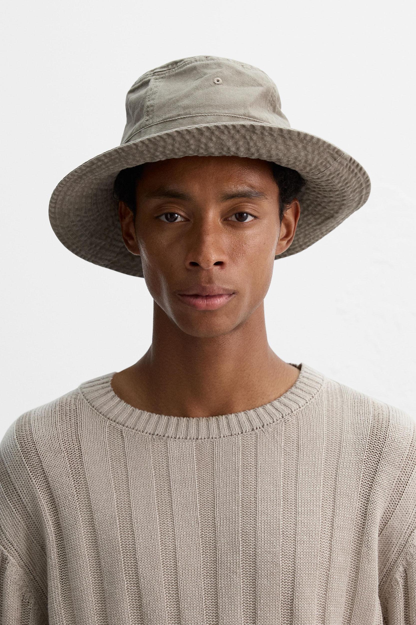 WASHED BUCKET HAT Product Image