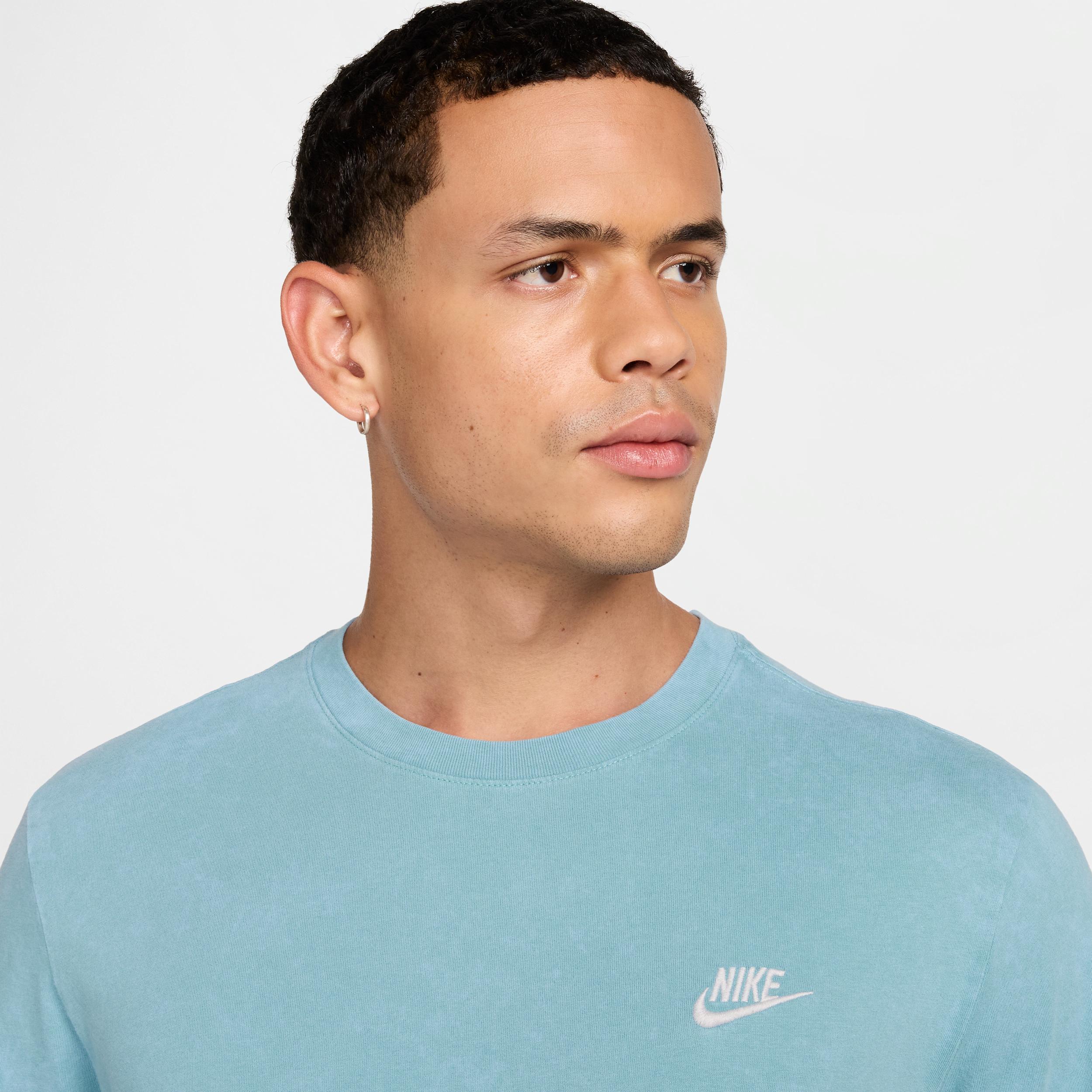 Nike Sportswear Men's T-Shirt Product Image