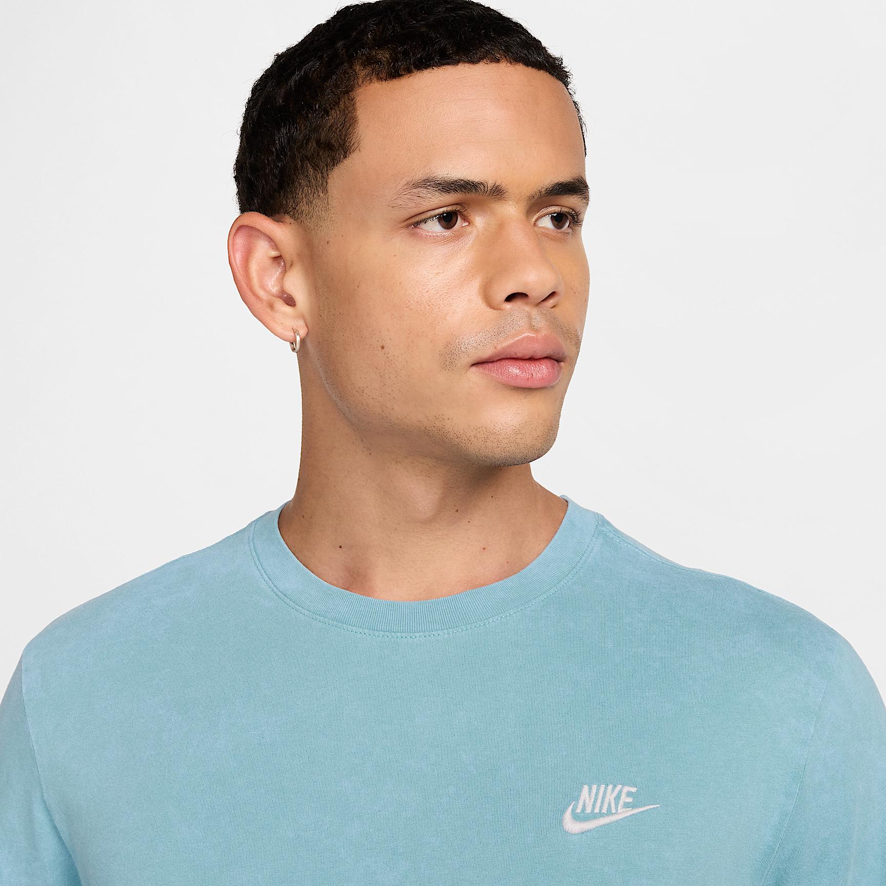 Nike Sportswear Men's T-Shirt Product Image