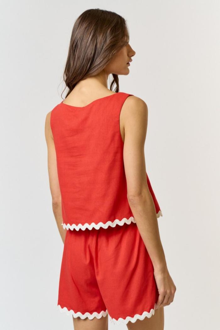 Scallop Edge Short Product Image