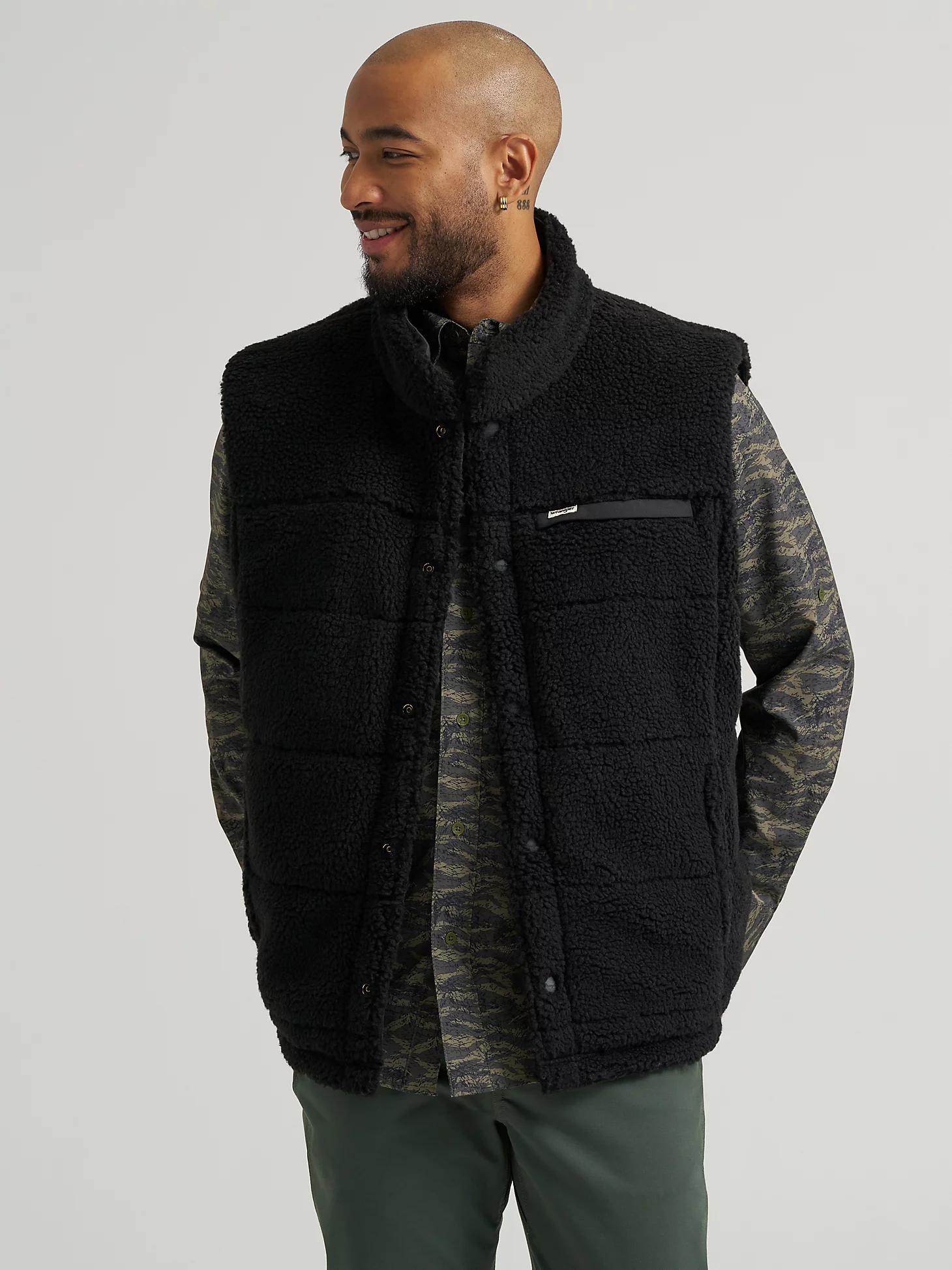 Wrangler All Terrain Gear Men's Tech Range Reversible Vest in Jet Product Image