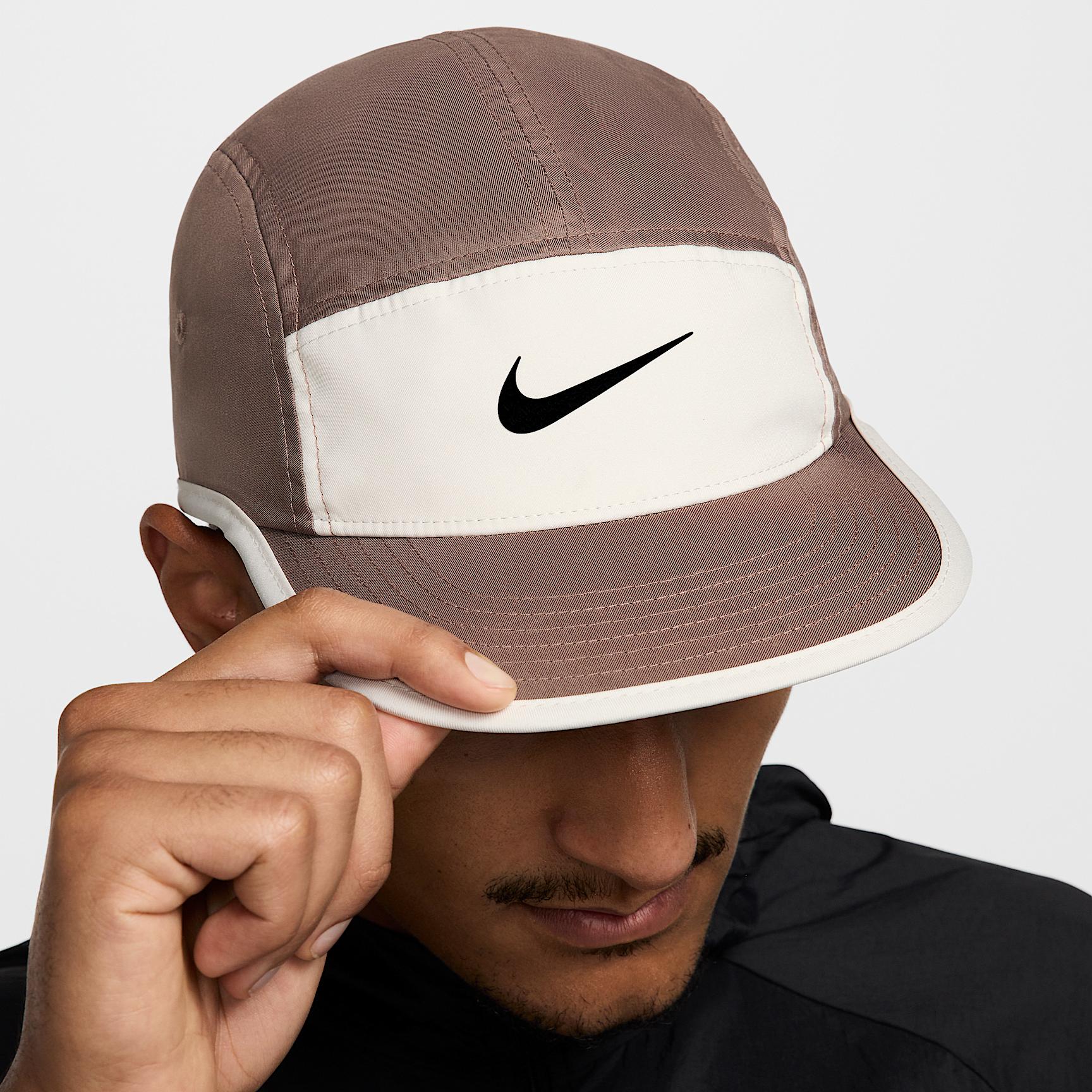 Nike Dri-FIT Fly Unstructured Swoosh Cap Product Image