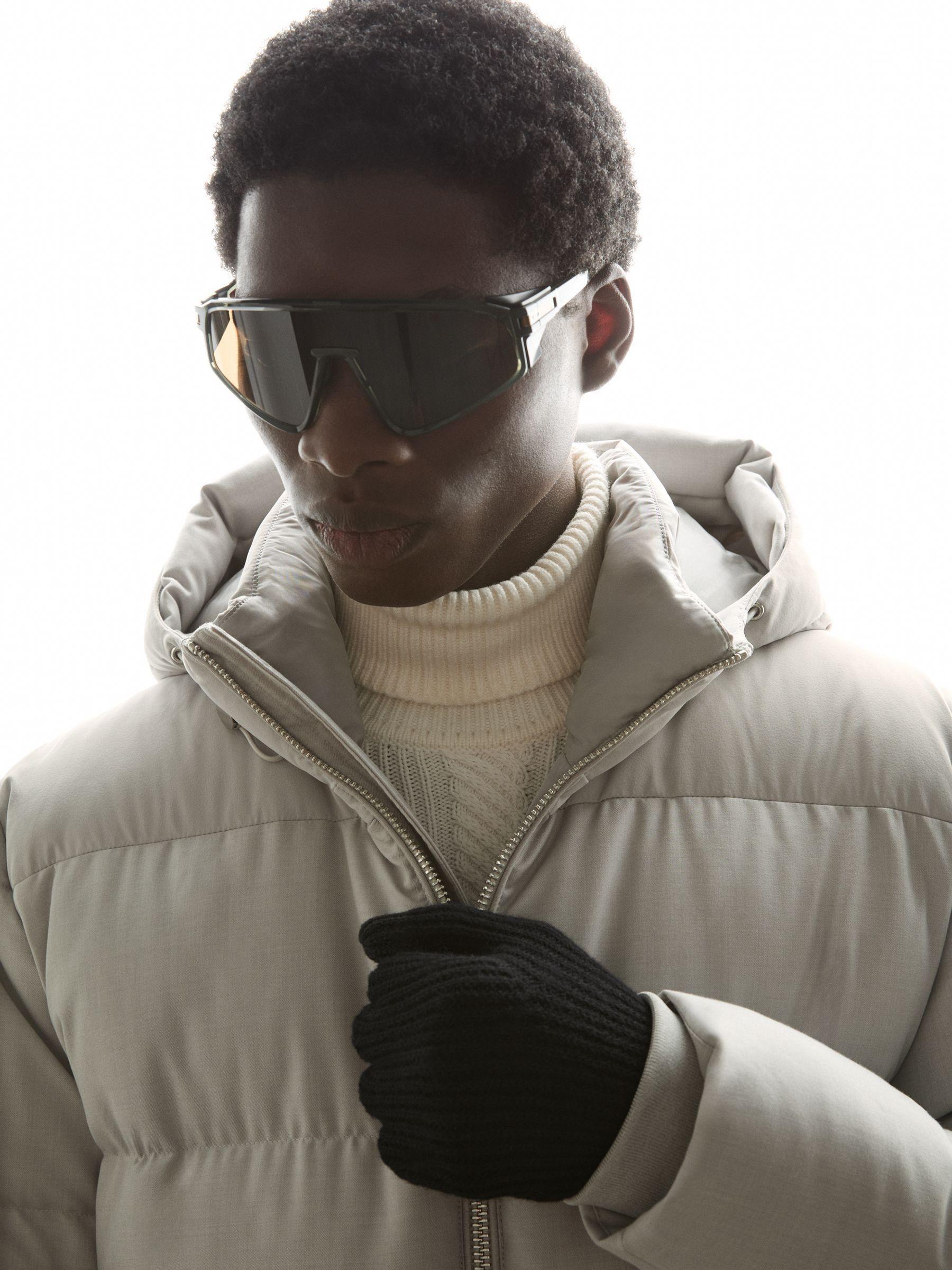 Ribbed-Merino Touchscreen Gloves in Black Product Image