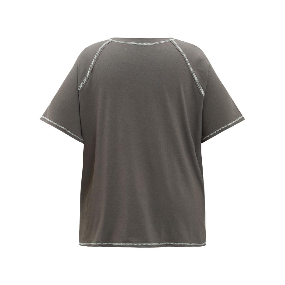 Plus Size Solid Contrast Stitch Raglan Sleeve Patched Pocket T-shirt DimGray Women Casual Stitch Plain Round Neck Dailywear T-shirts BloomChic 18-20/2X Product Image