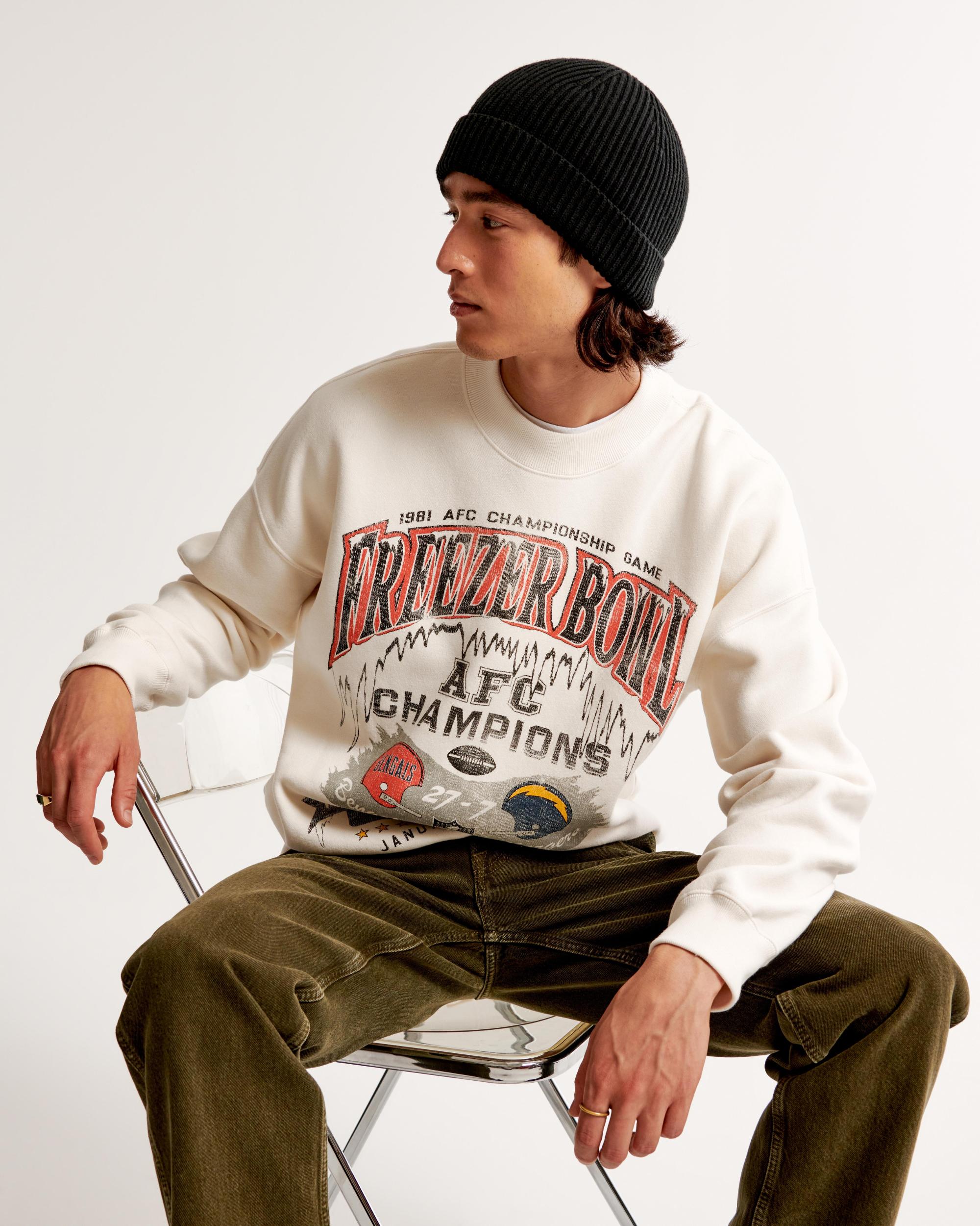 New England Patriots Graphic Crew Sweatshirt Product Image