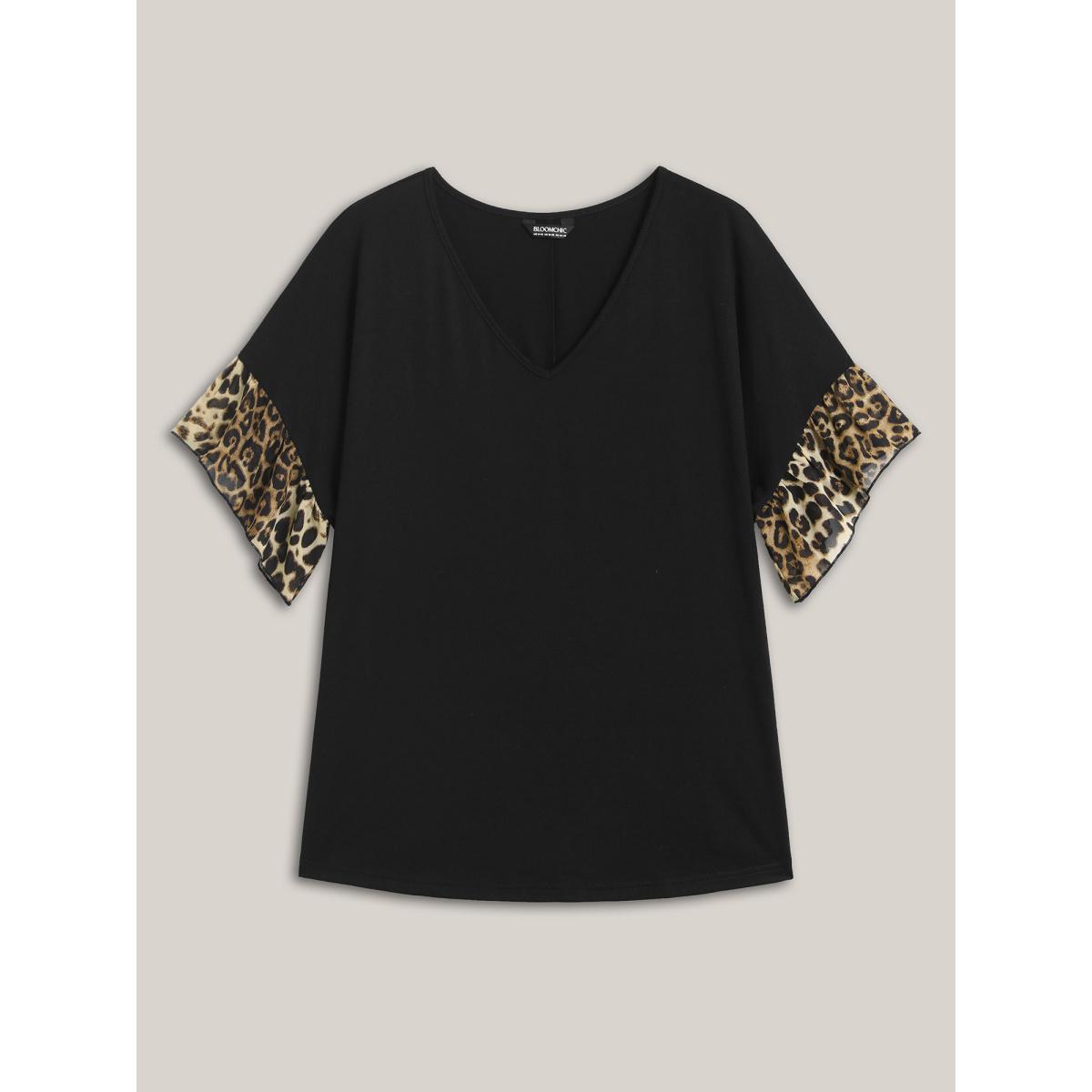 Plus Size Leopard Pattern Spliced Fitted T-Shirt Black Women Casual Gathered V-neck Everyday T-shirts BloomChic 30/6X Product Image