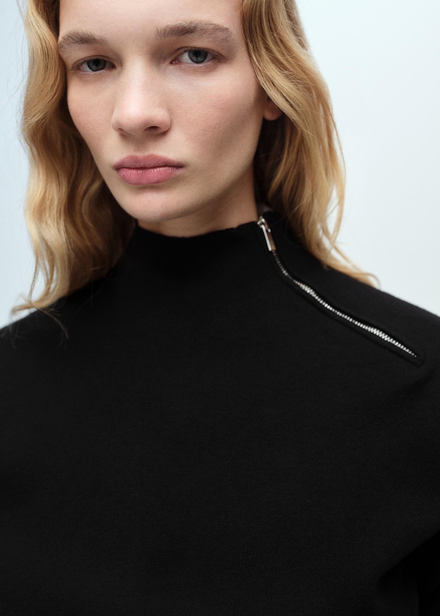 Perkins-neck sweater with zip - Women | MANGO USA Product Image
