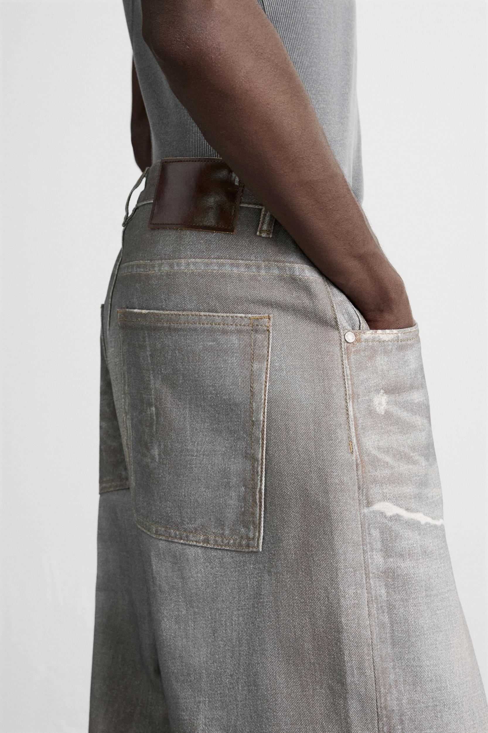 PRINTED BAGGY FIT JEANS Product Image