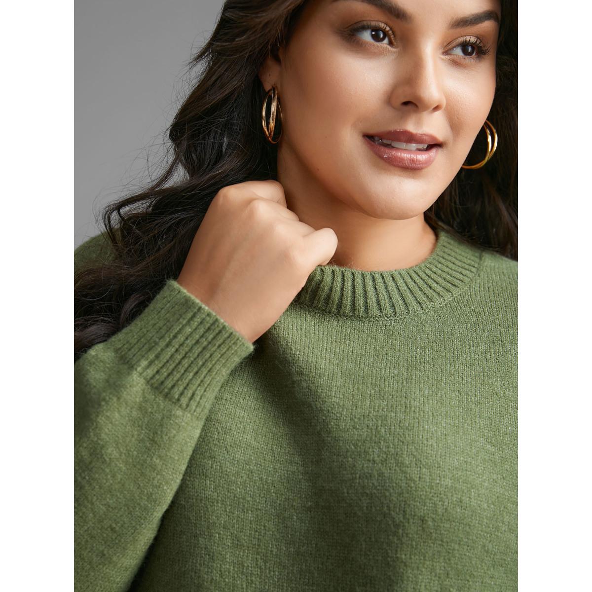 Plus Size Plain Round Neck Patched Pocket Pullover Moss Women Casual Loose Long Sleeve Round Neck Everyday Pullovers BloomChic 10/M Product Image