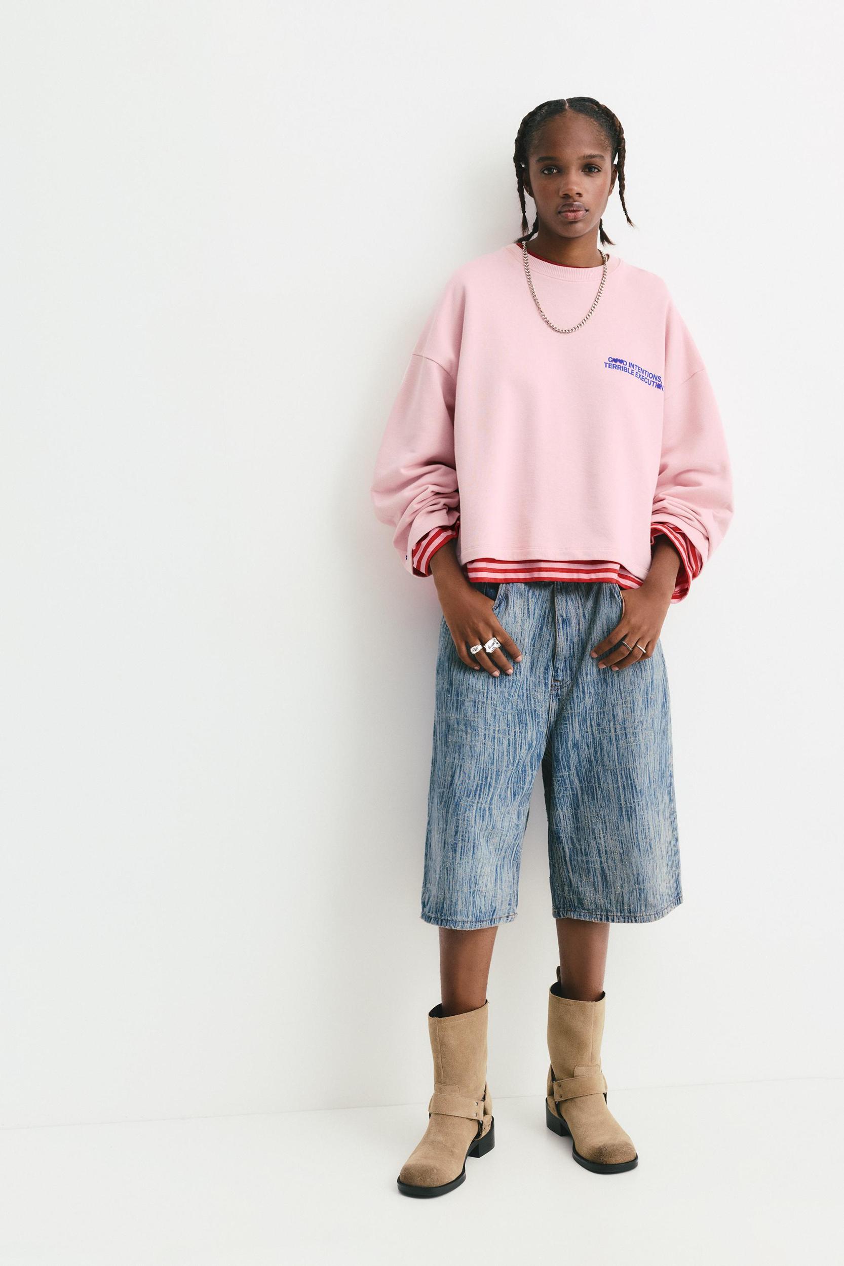 Pink sweatshirt with slogan Product Image