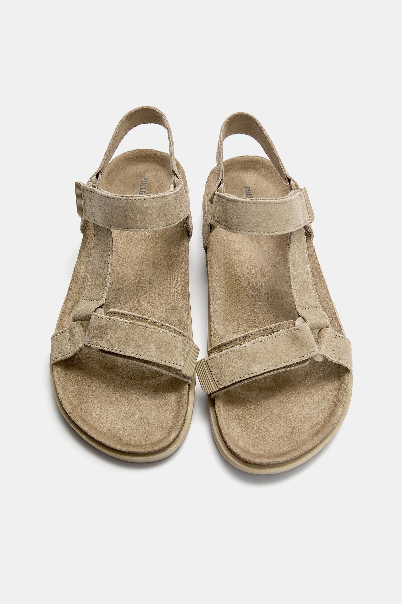 Leather strappy sandals Product Image