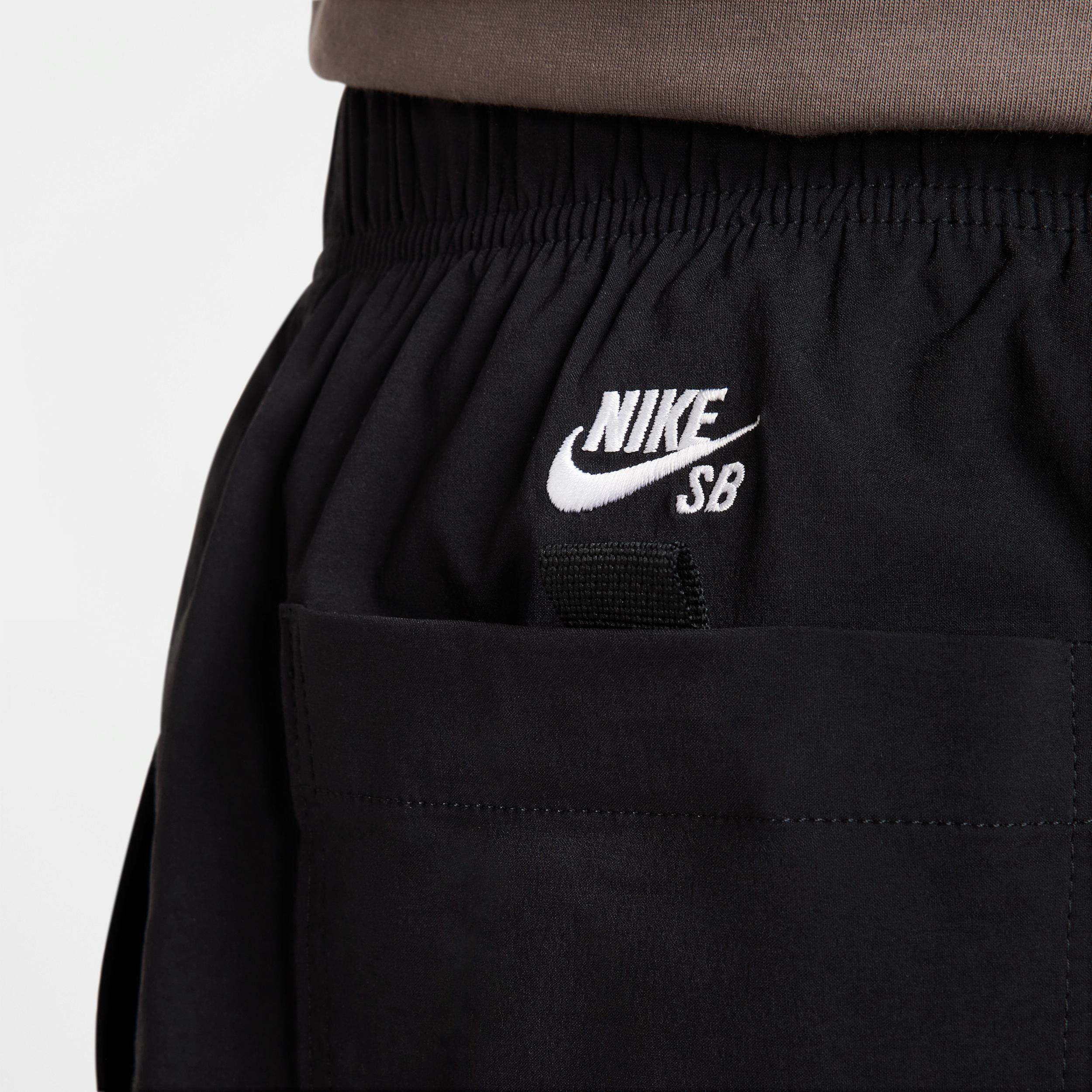 Mens Nike SB Dri-FIT Kearny Cargo Skate Shorts | HJ2908-010 Product Image