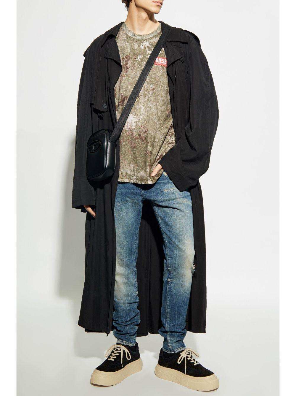 ripped jeans  Product Image