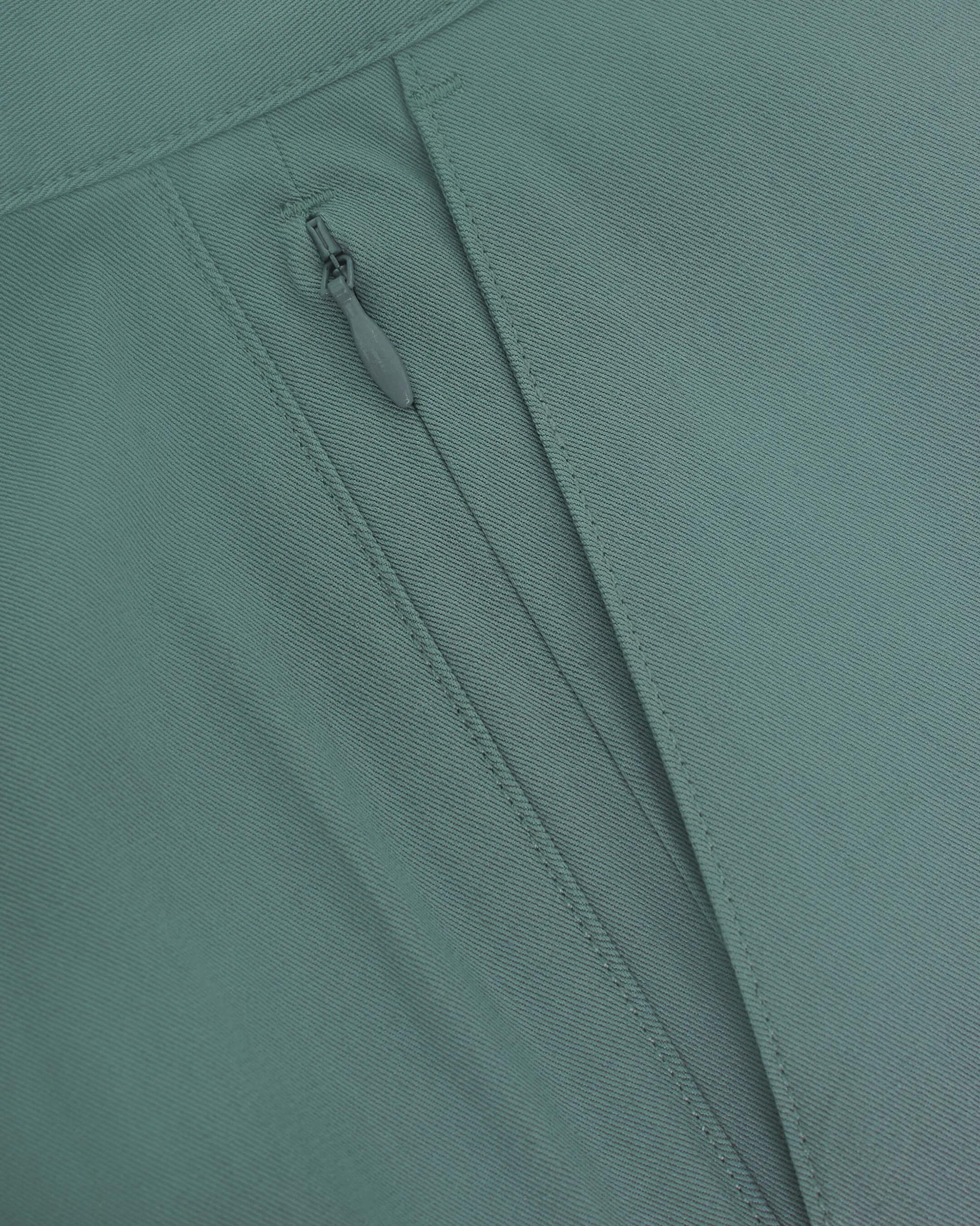 7" Moss Classic Twill Shorts Product Image