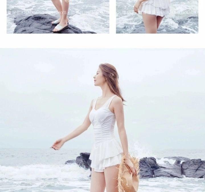 V-Neck Plain Ruffle Backless Swimsuit Product Image