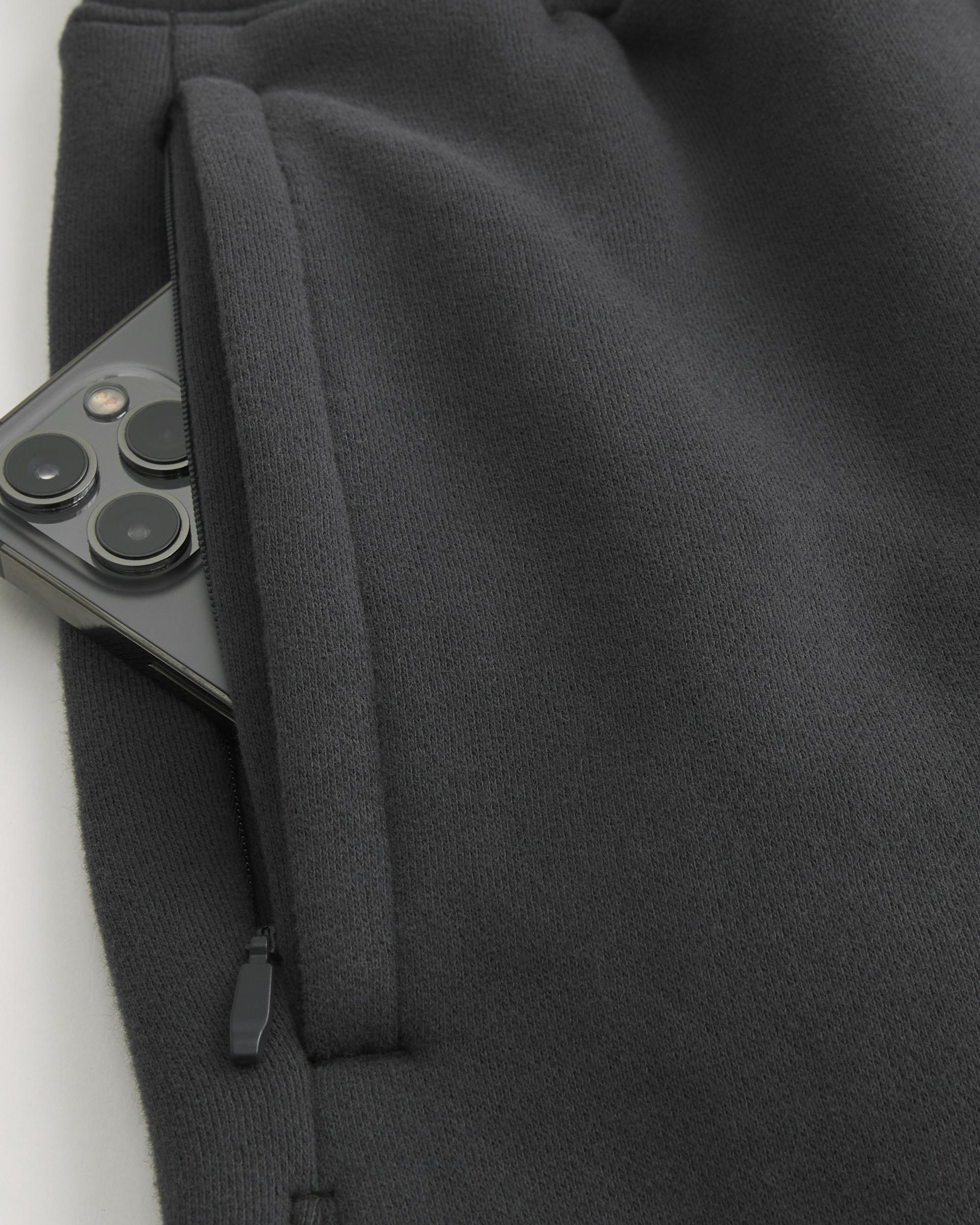 Mid-Thigh Loose Fleece Shorts Product Image