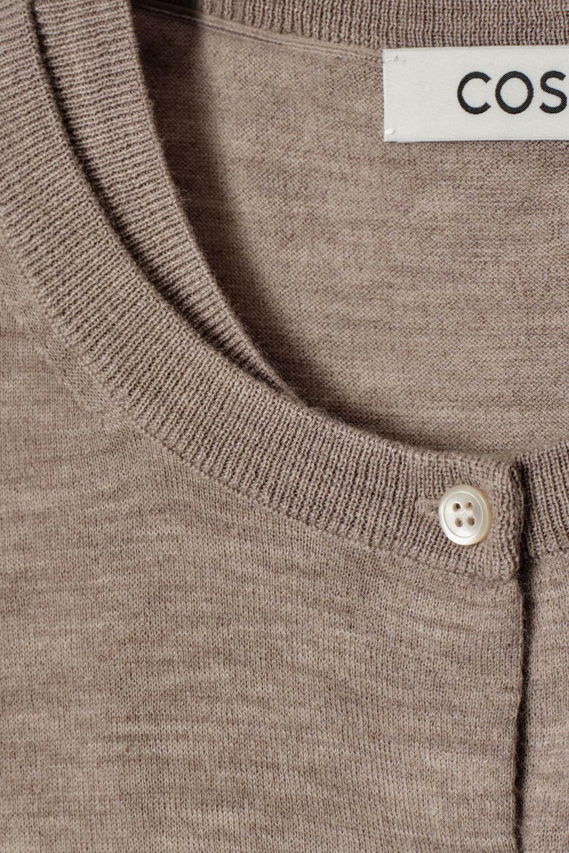 ATTACHED LAYERED FINE CASHMERE CARDIGAN Product Image