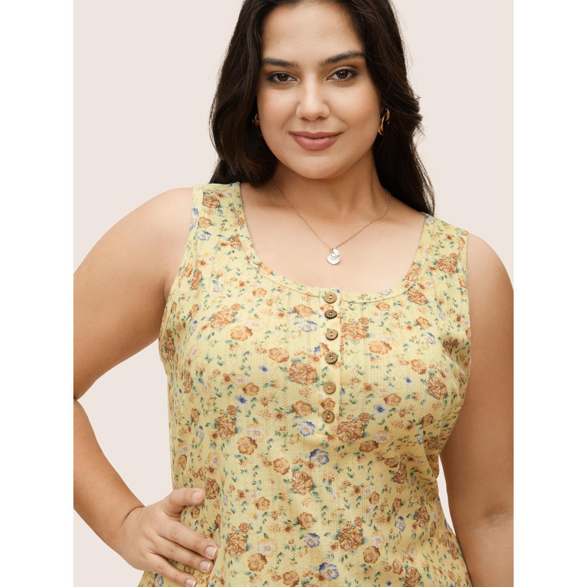 Plus Size U Neck Textured Ditsy Floral Tank Top Women Yellow Elegant Contrast U-neck Everyday Tank Tops Camis BloomChic 14-16/1X Product Image