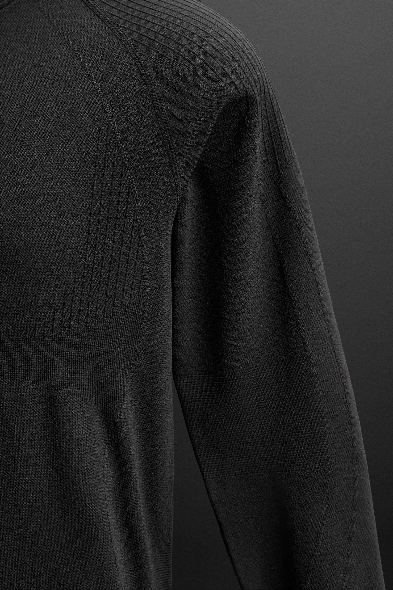 COMPRESSION BASE LAYER T-SHIRT Product Image