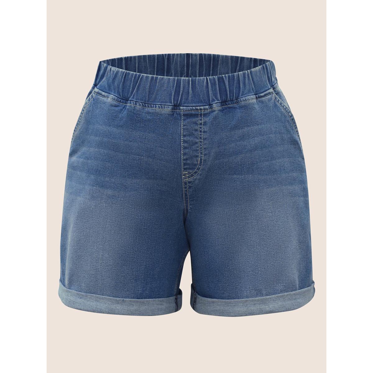 Plus Size Medium Wash Roll Hem Loose Denim Shorts Women Denimblue Roll Hem High stretch Everyday Slanted pocket Casual Denim Shorts BloomChic 20/2X Product Image