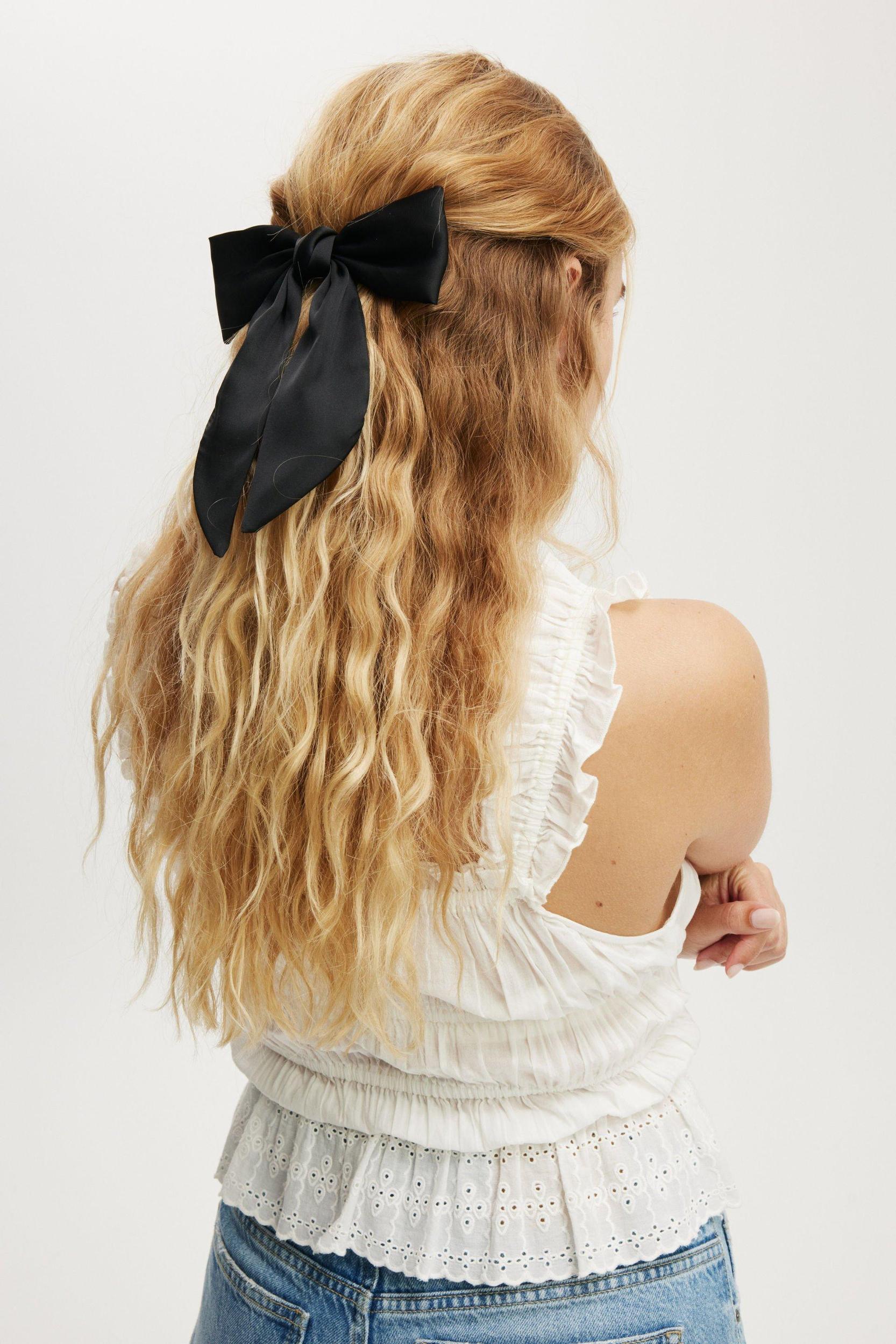 Heidi Hair Bow Product Image