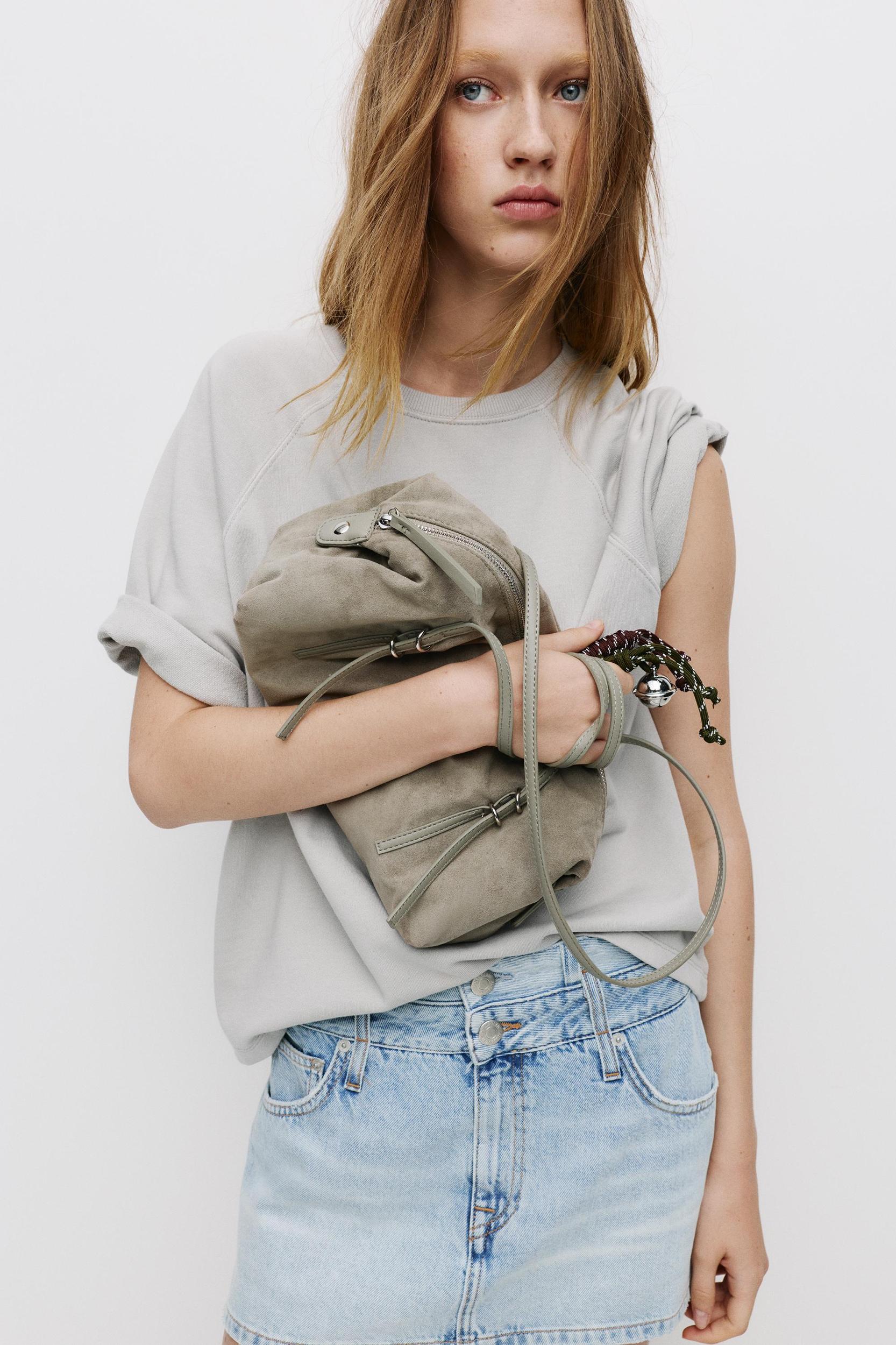 Shoulder bag with a charm Product Image