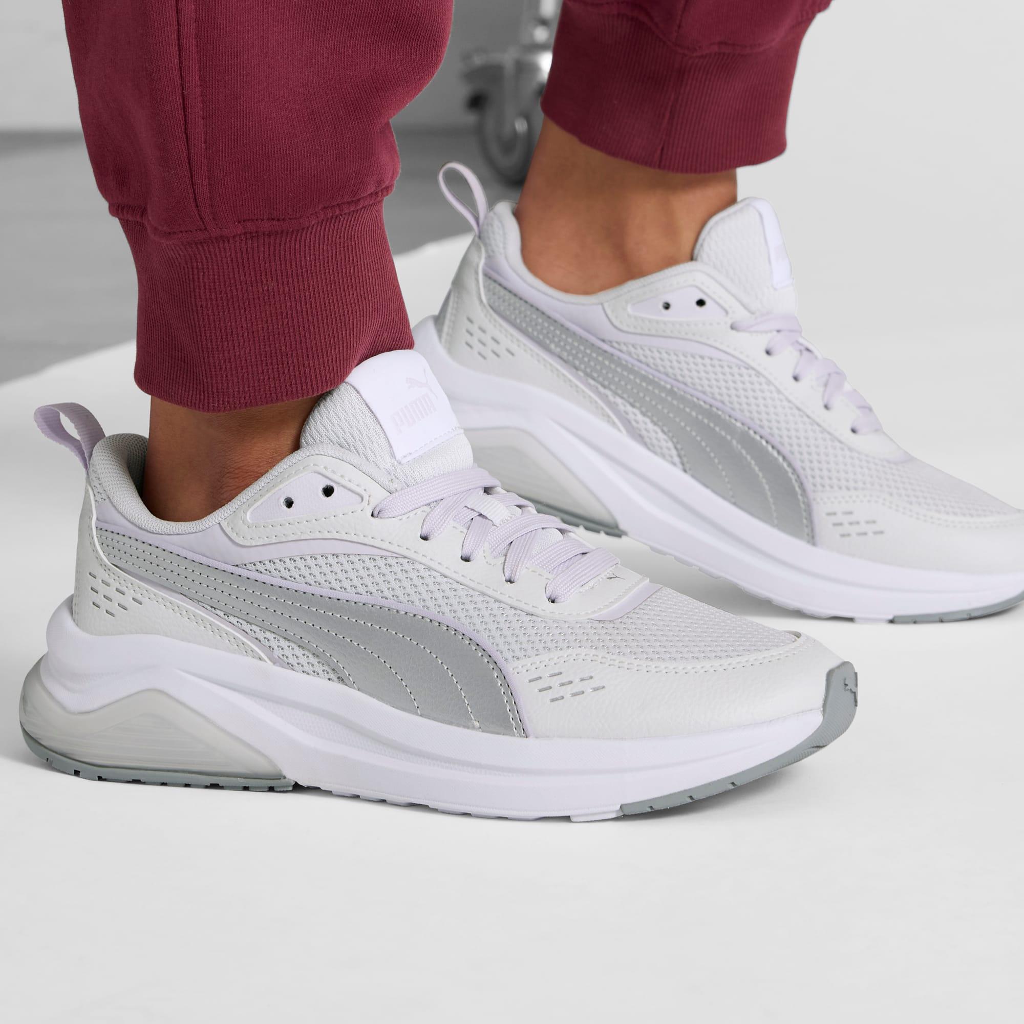 Amplifier Retro Women's Sneakers Product Image