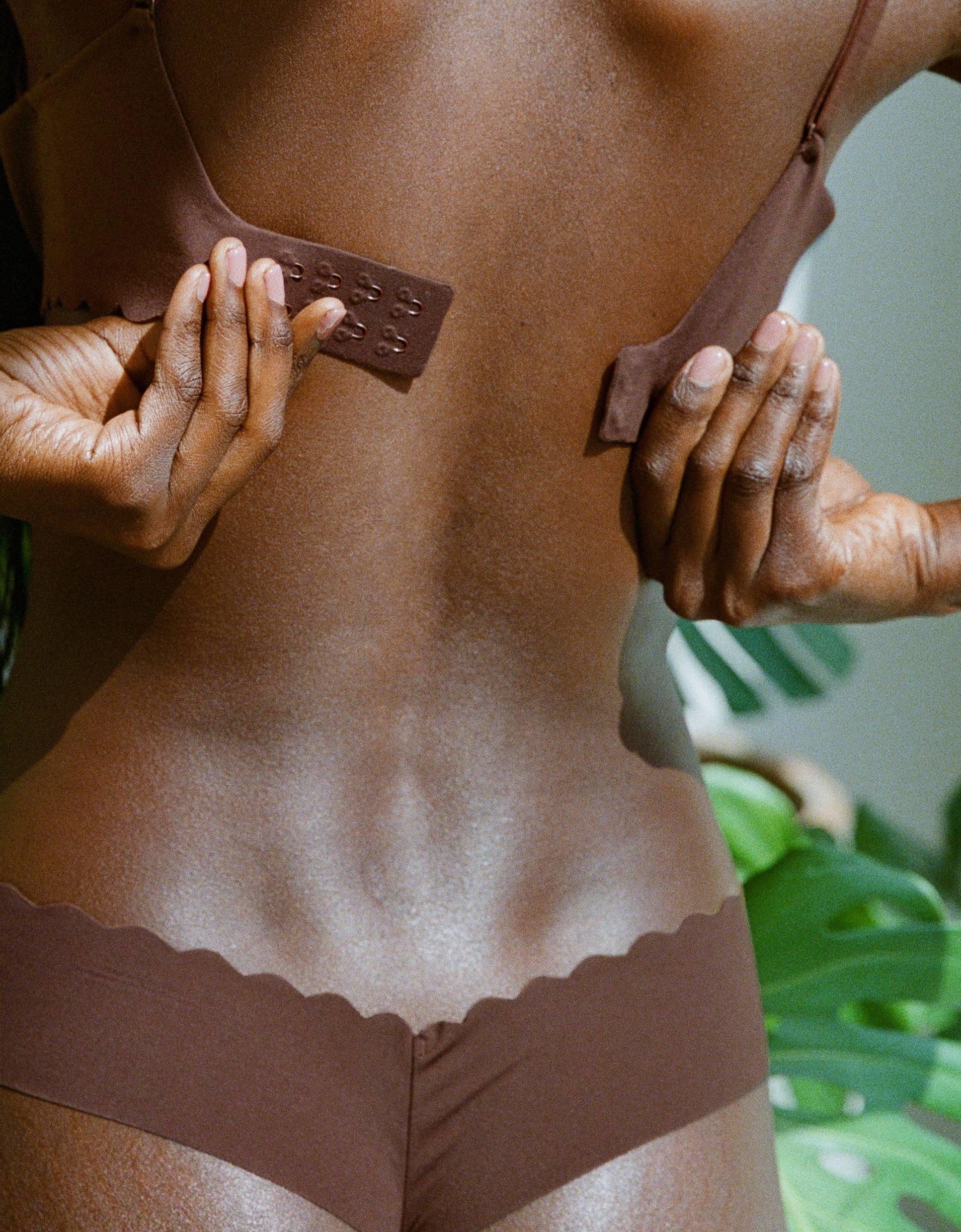 SMOOTHEZ Demi Lightly Lined Bra Product Image