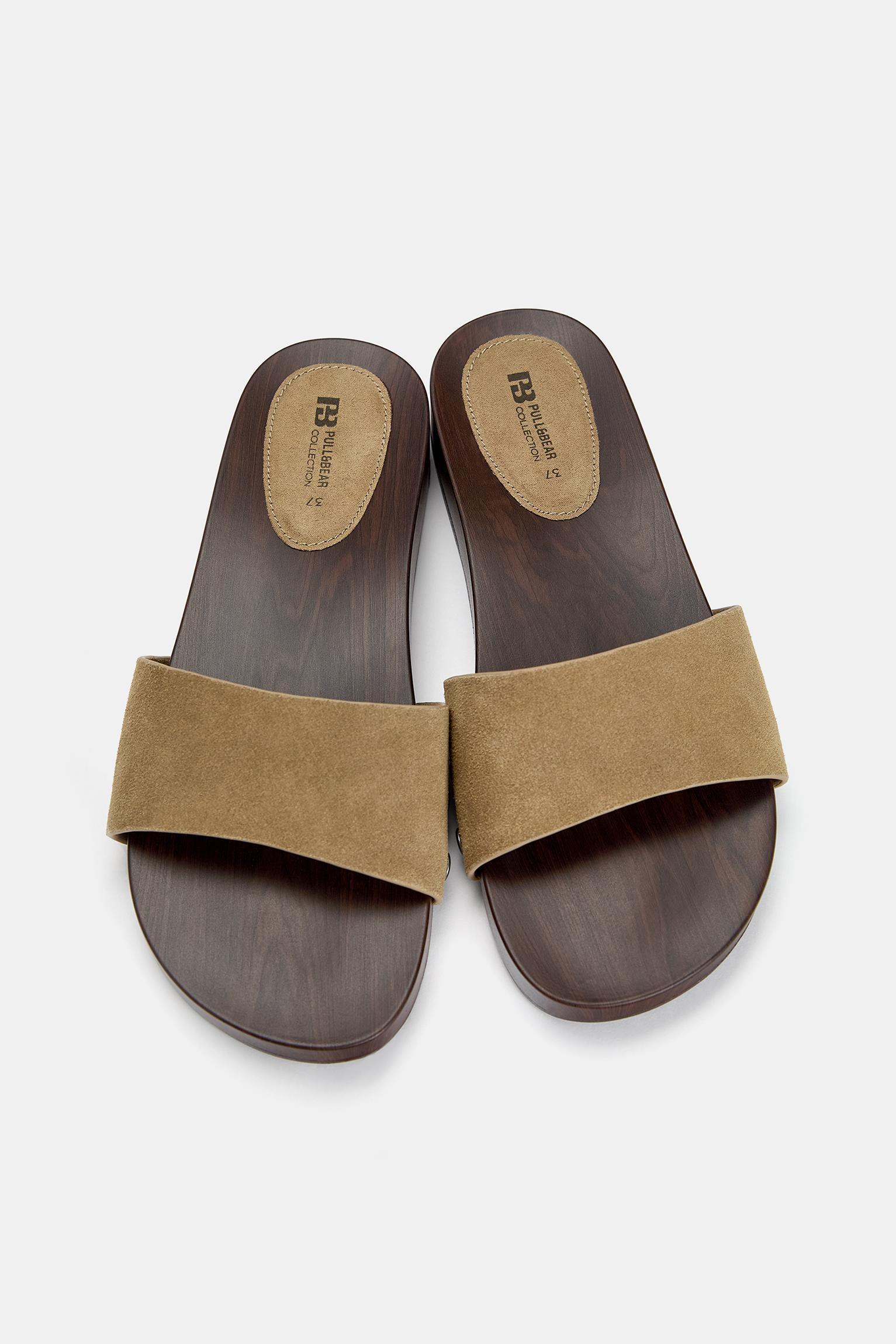 Leather flat sandals Product Image