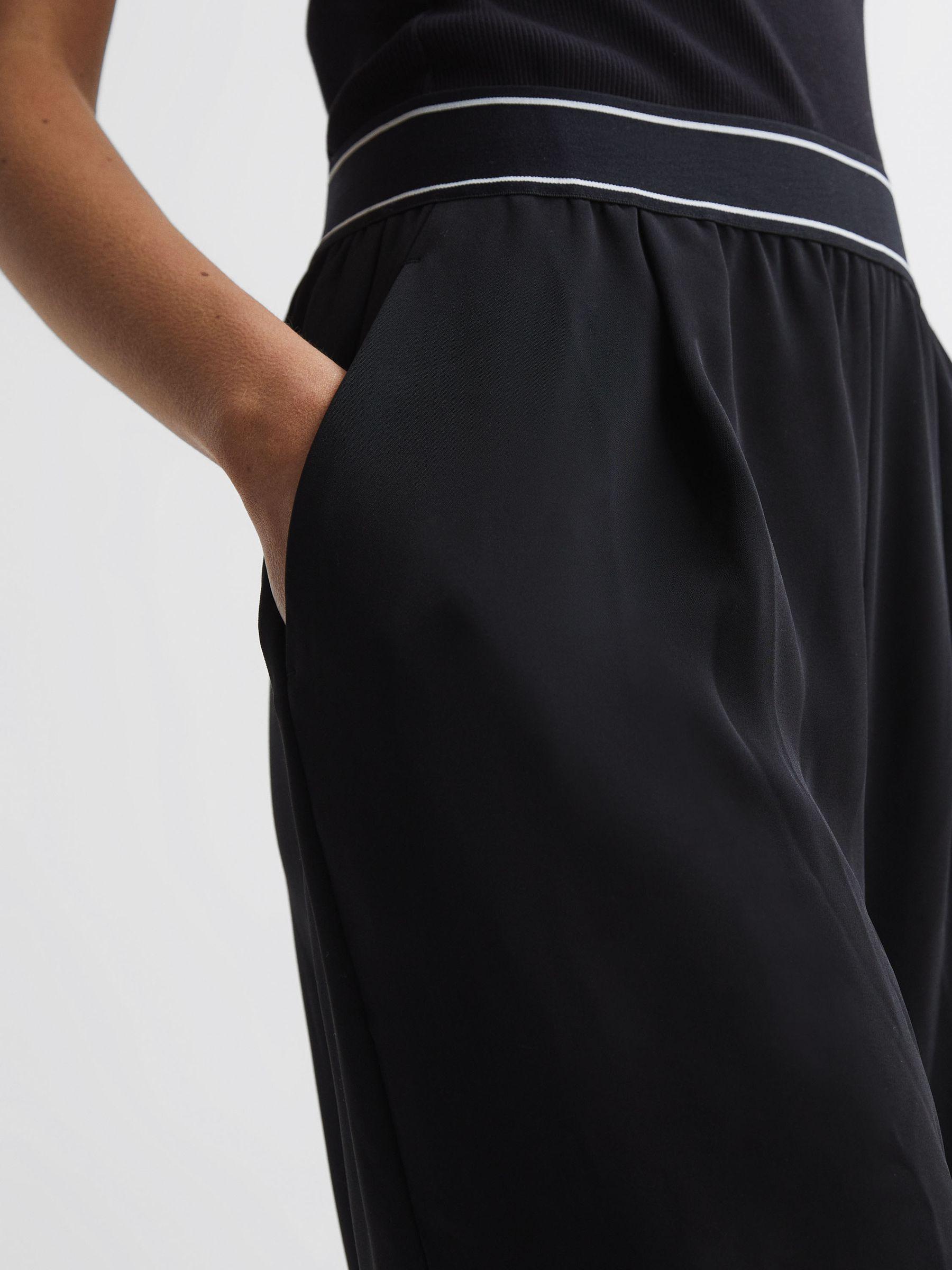 Petite Wide Leg Elasticated Trousers in Black Product Image