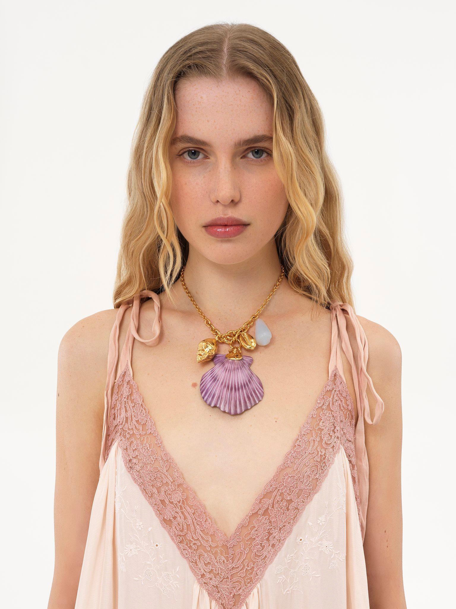 The Chloé Shells necklace Product Image