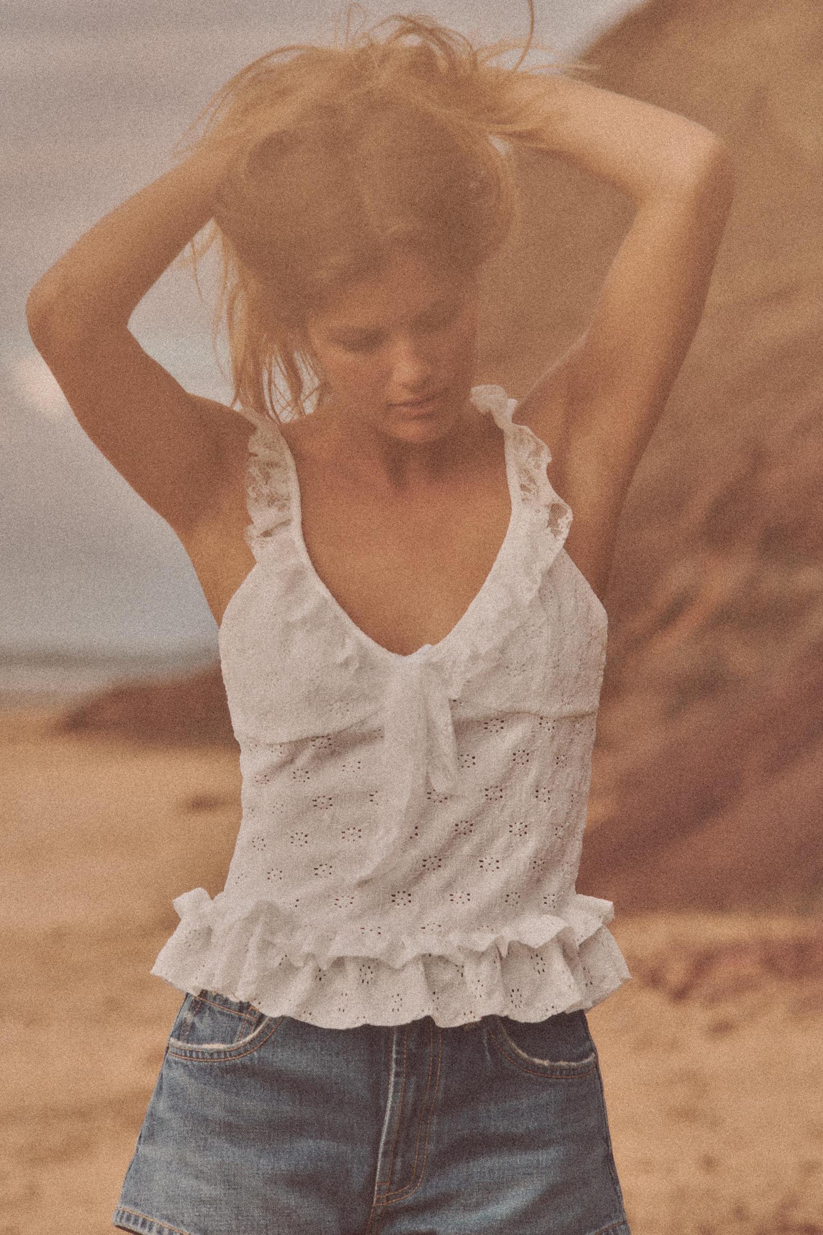 LACE RUFFLE TOP Product Image