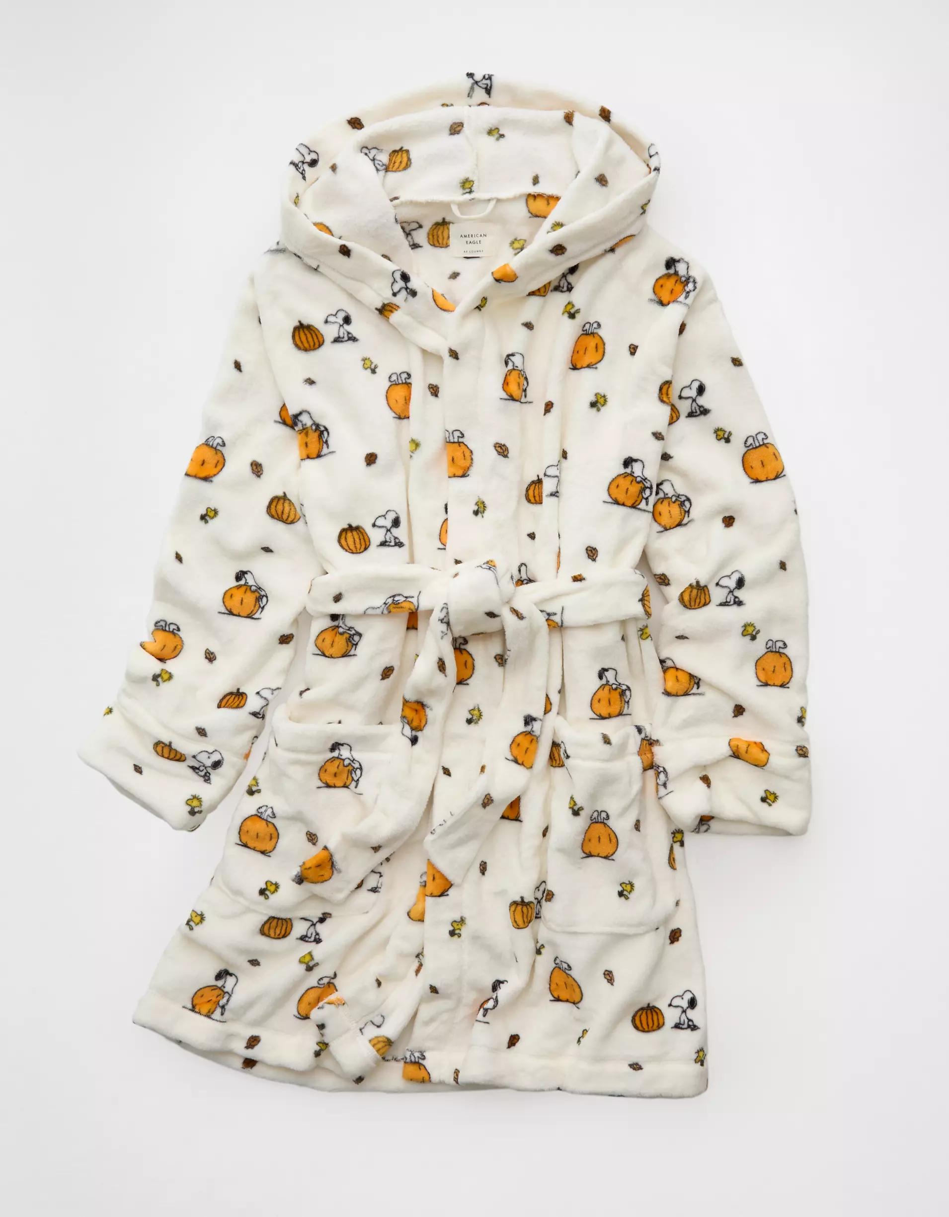 AE Snoopy Cozy Bath Robe Product Image