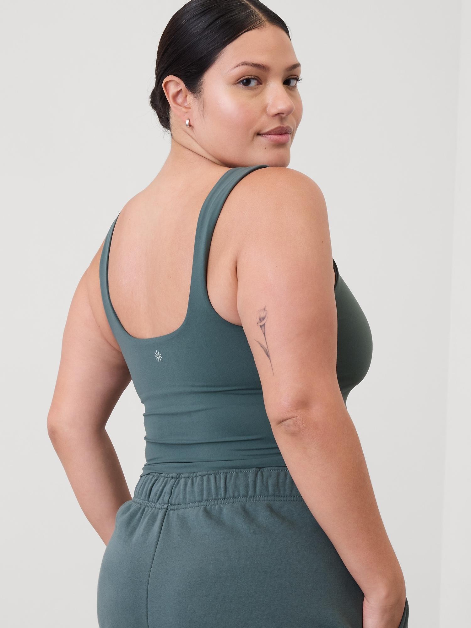 Transcend Square Neck Crop Sports Bra D-DD Product Image