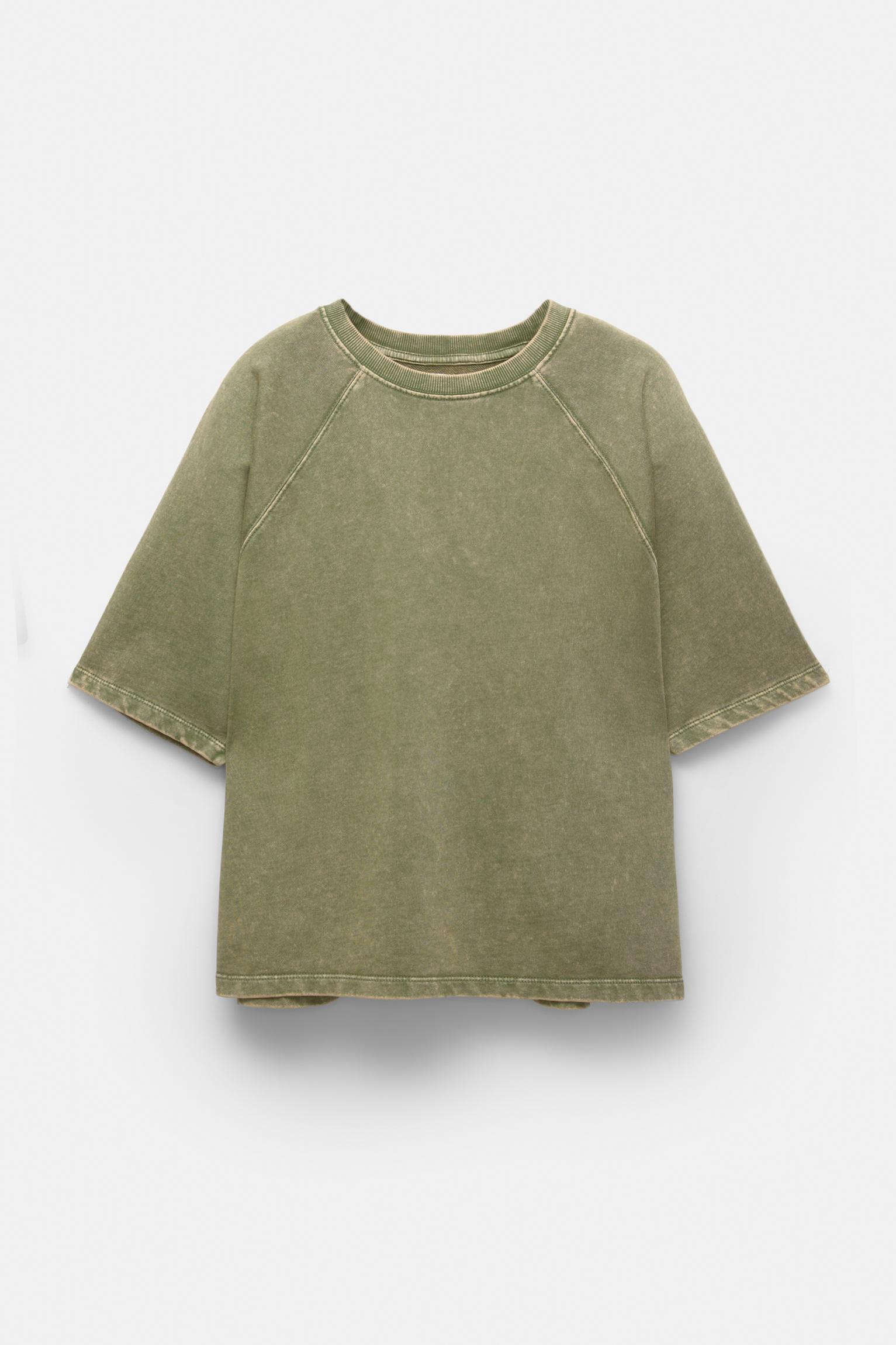 Short raglan sleeve sweatshirt Product Image