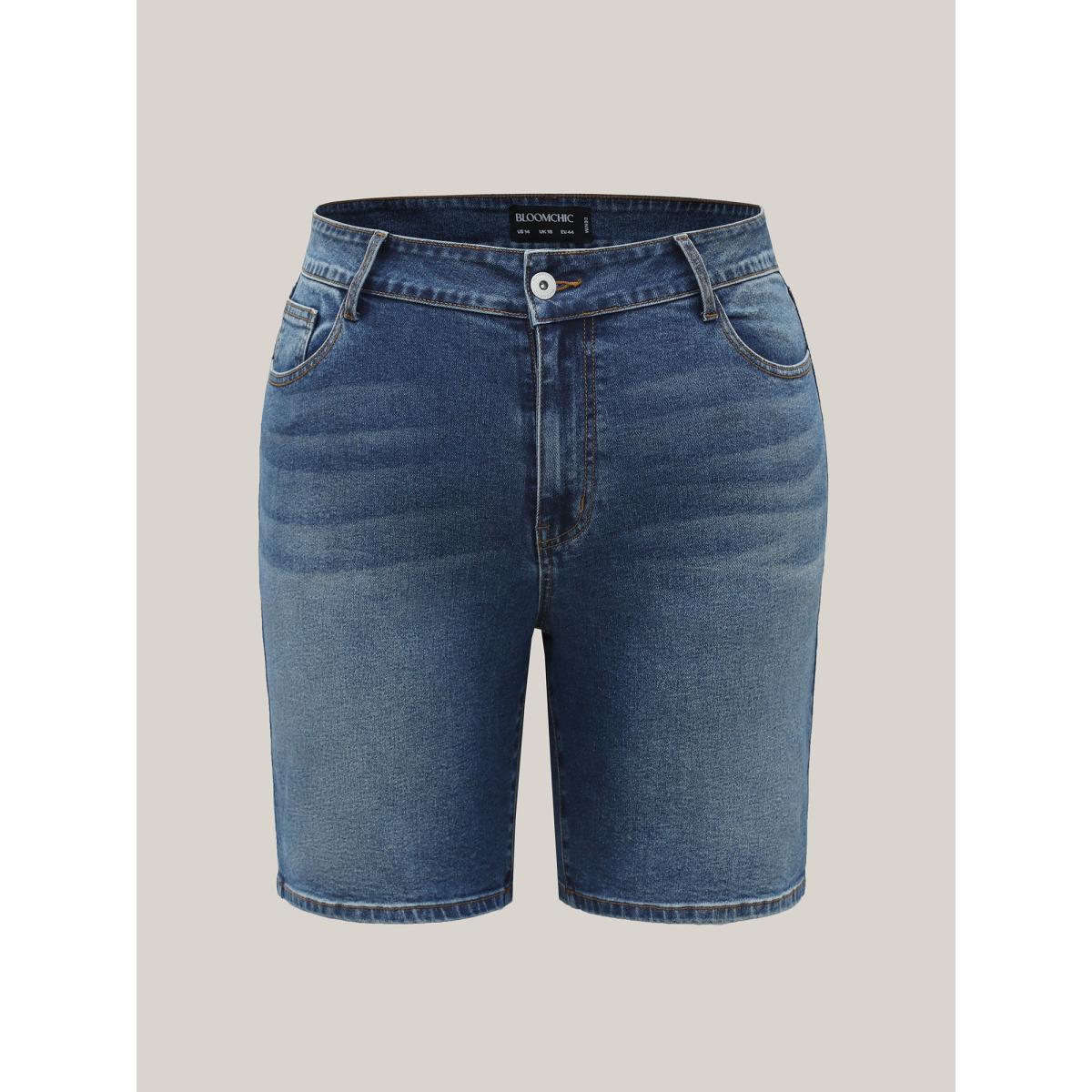 Plus Size Stretch Straight-Leg Faded Denim Shorts Women Denimindigo Medium stretch Casual Slanted pocket Leisure Denim Shorts BloomChic 16/1X Product Image
